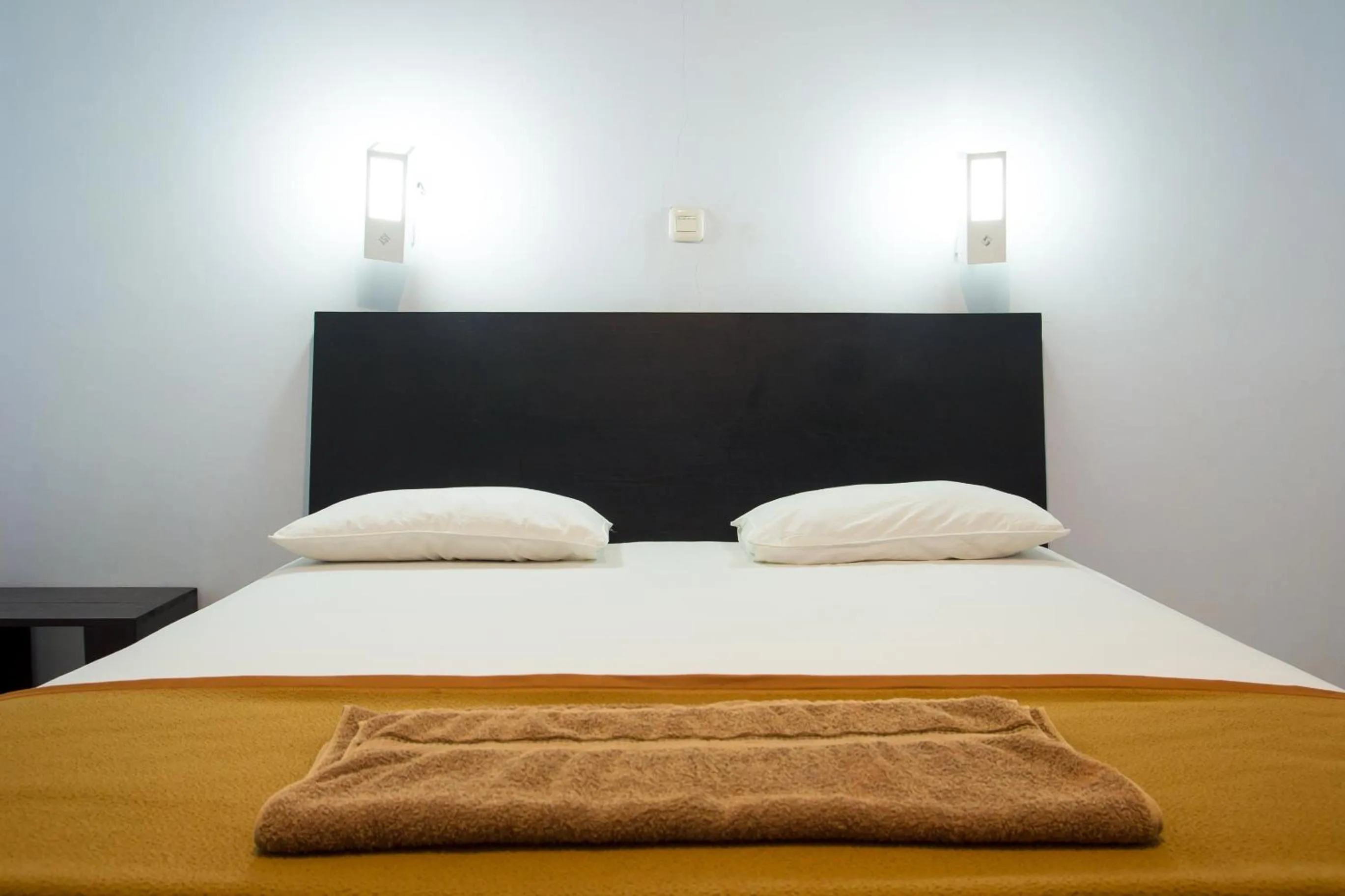 Deluxe Room (2 Adults + 1 Child) in Hotel Ledetadu