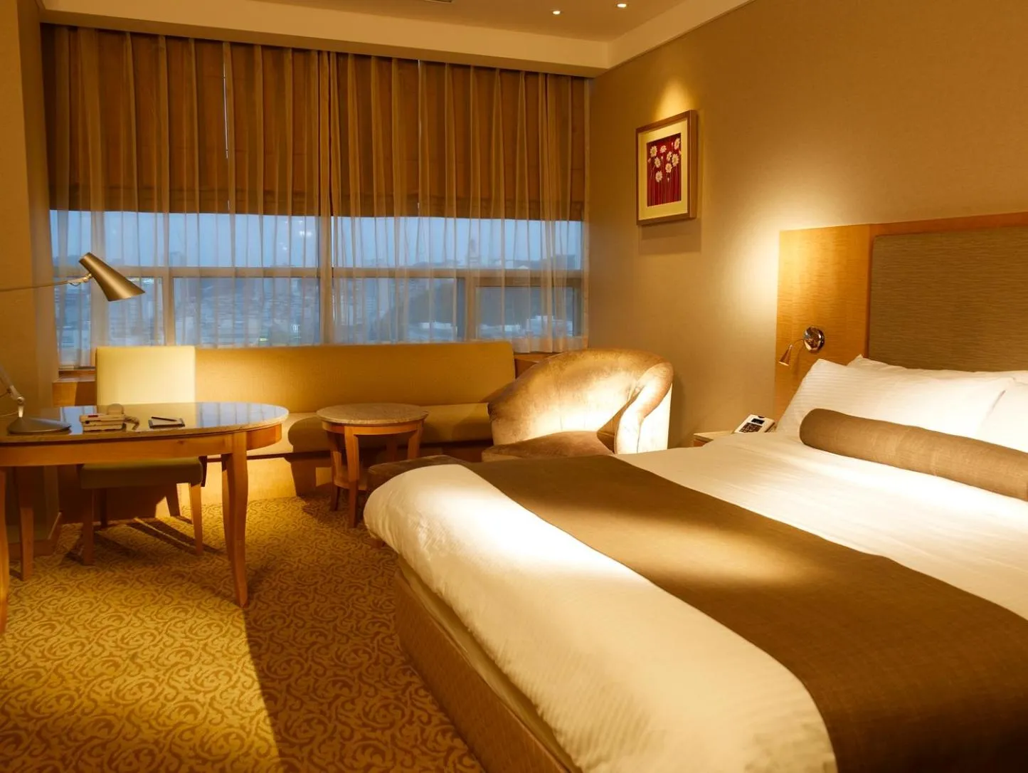 Photo of the whole room, Bed in Daegu Grand Hotel