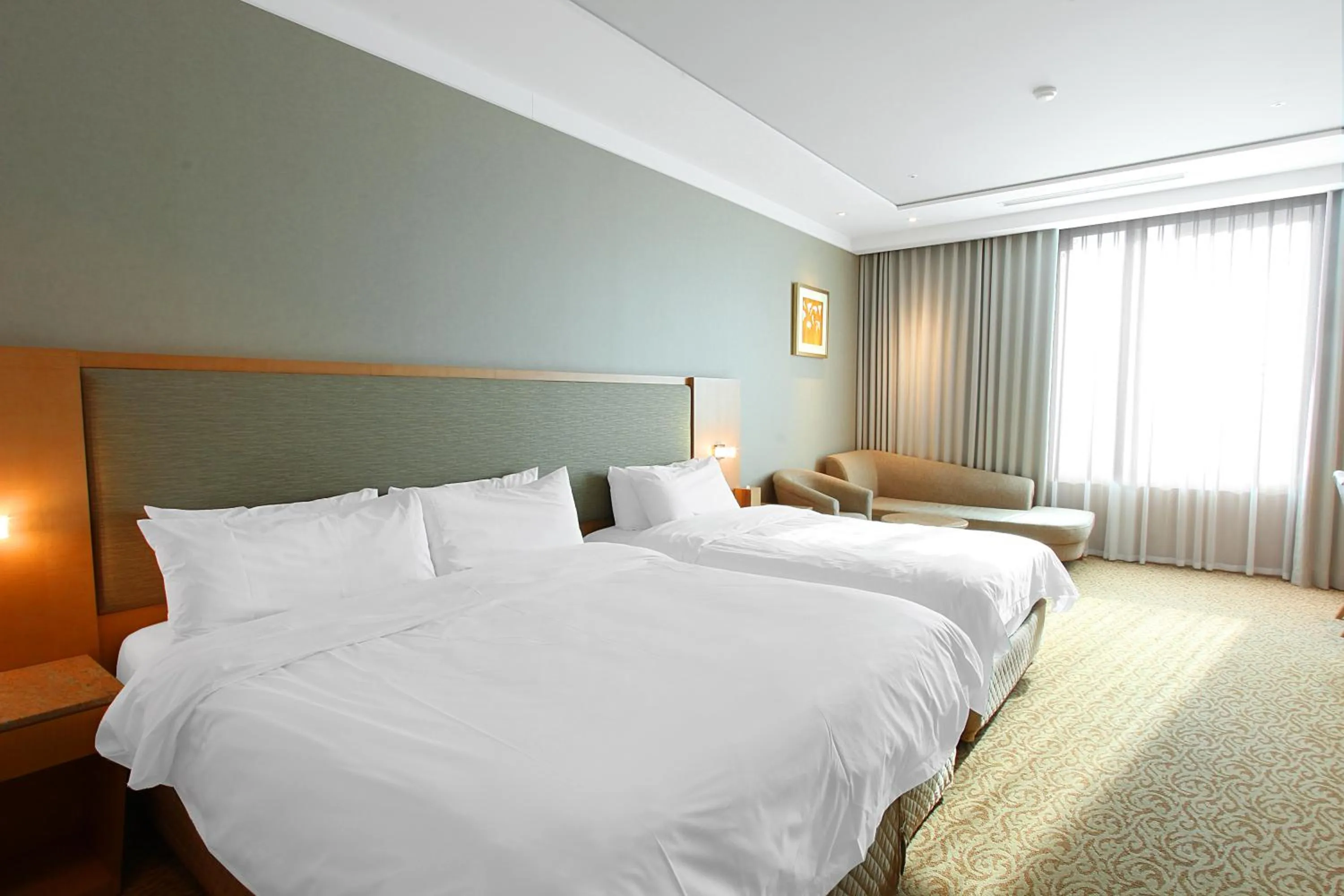 Bed in Daegu Grand Hotel