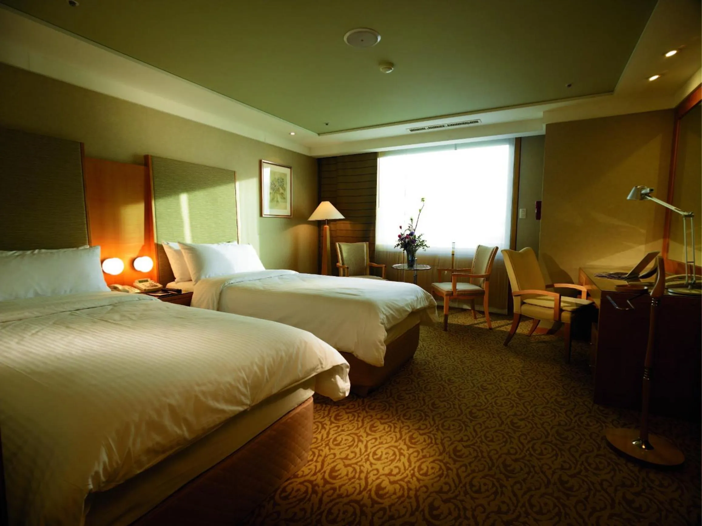 Photo of the whole room, Bed in Daegu Grand Hotel