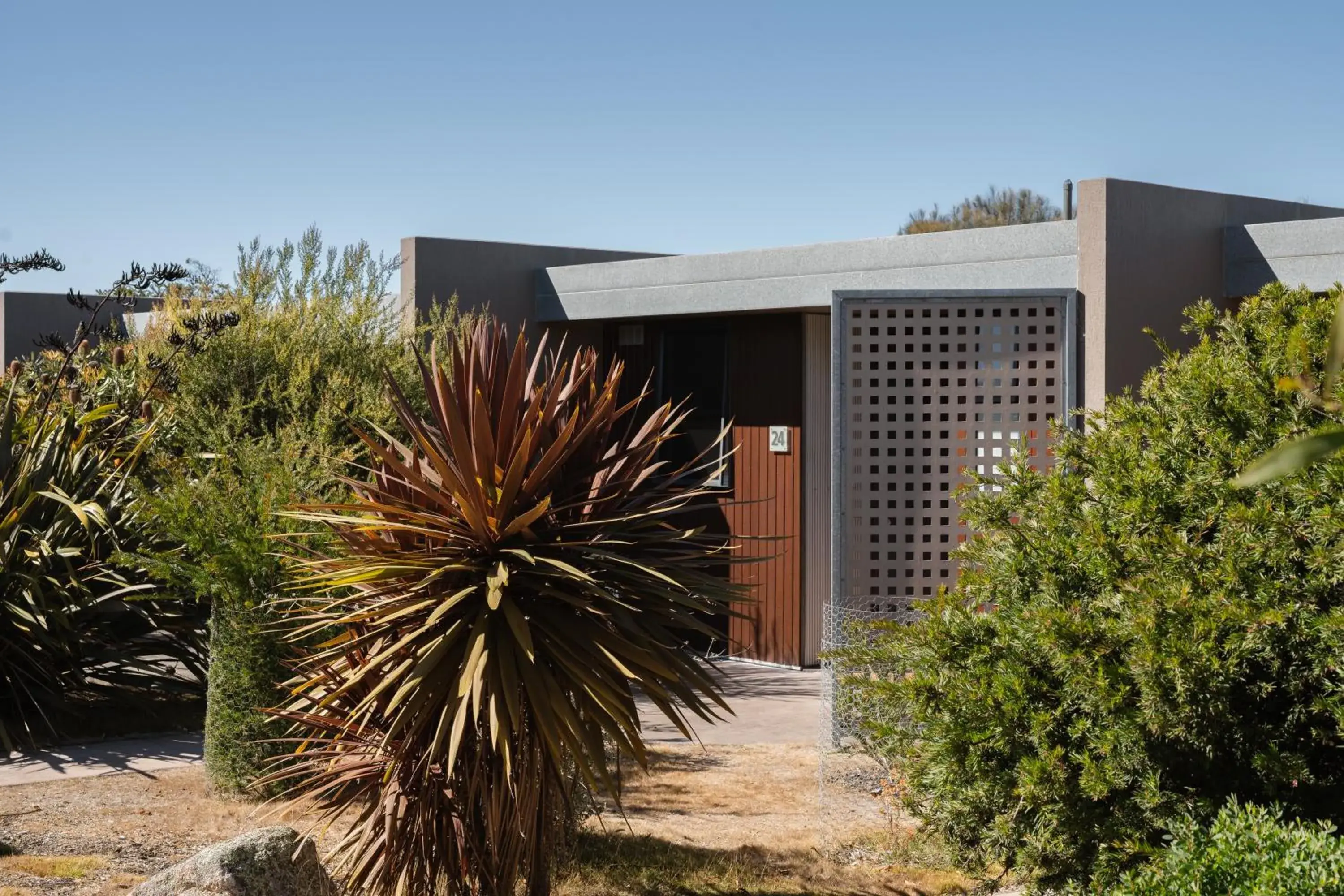 Garden view in Edge of the Bay Garden view in Edge of the Bay