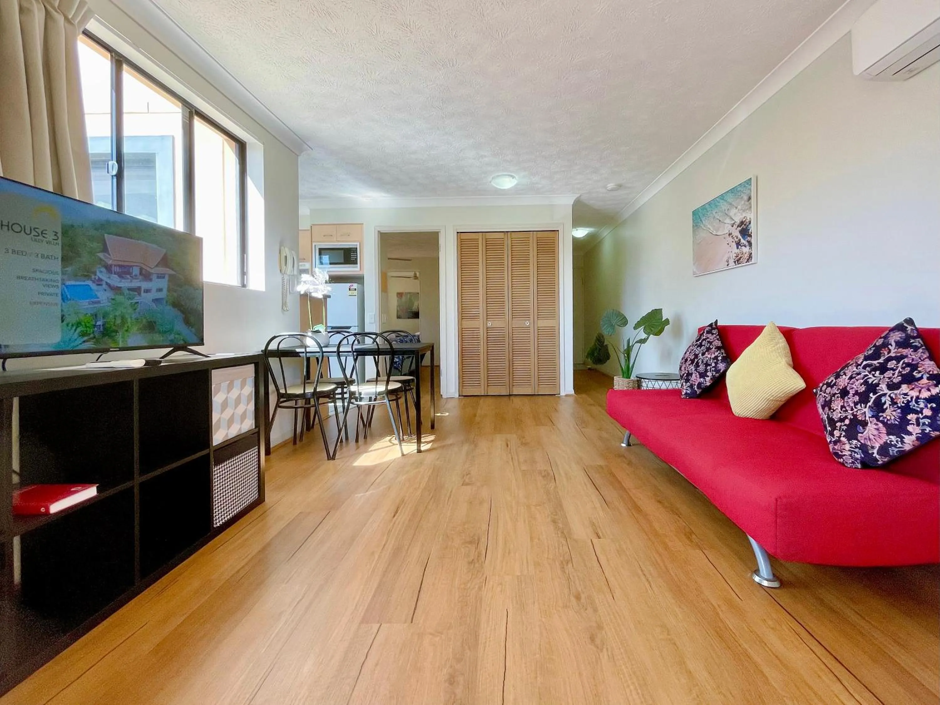 Living room in Mermaid Beach Park View