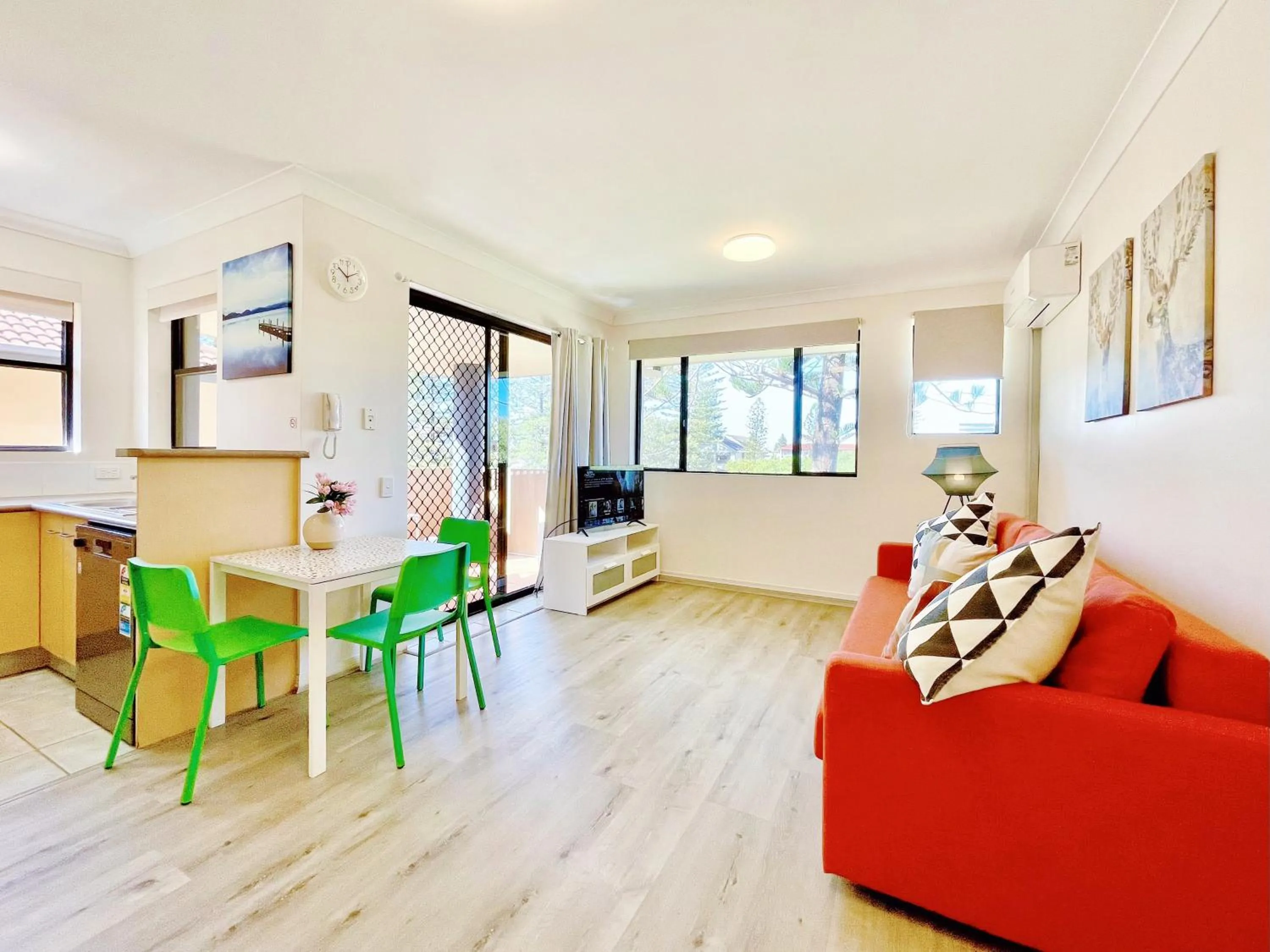 Living room in Mermaid Beach Park View