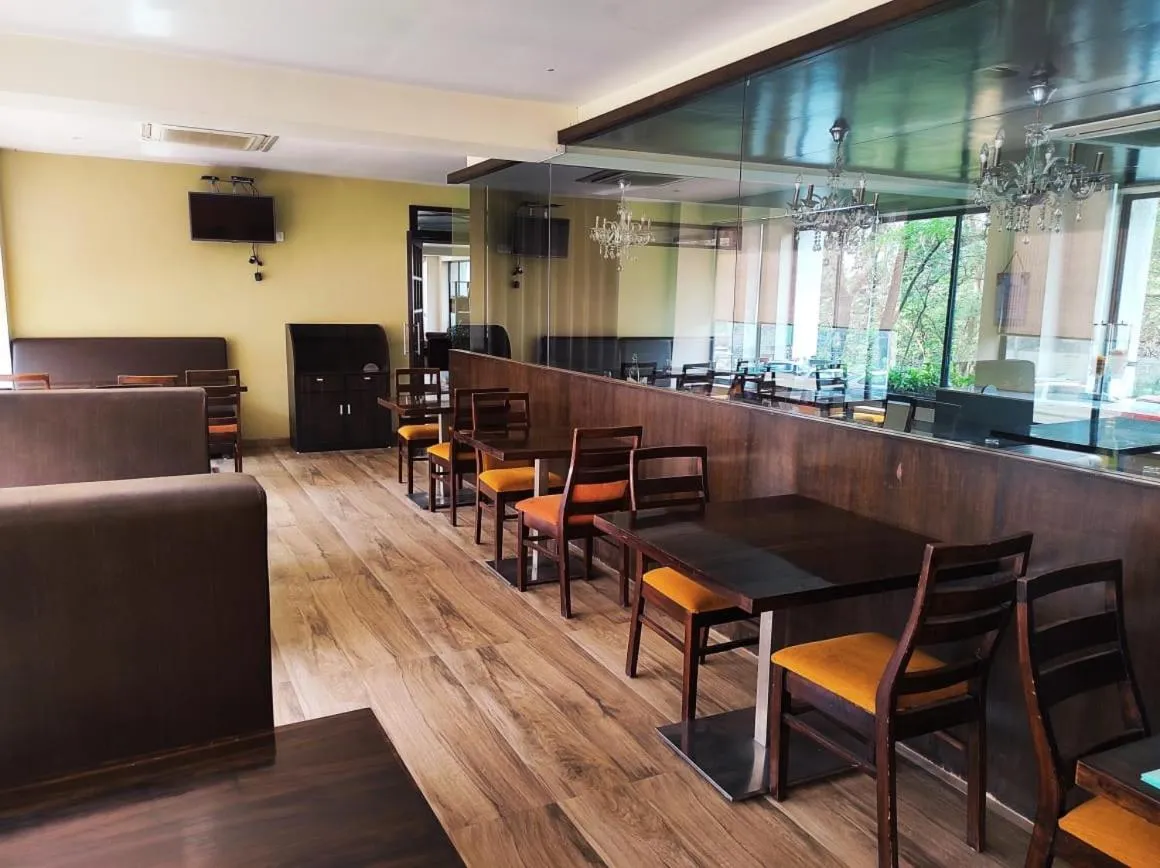 Restaurant/places to eat in Krishna Inn - Royal Hotels
