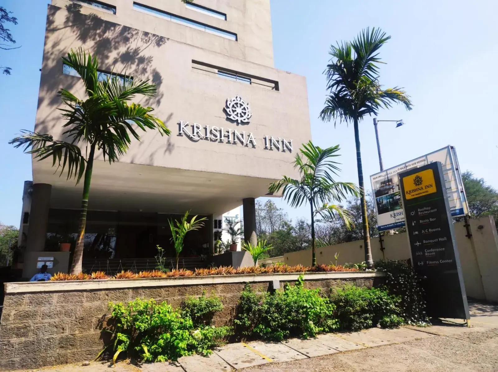 Property building in Krishna Inn - Royal Hotels Property building in Krishna Inn - Royal Hotels