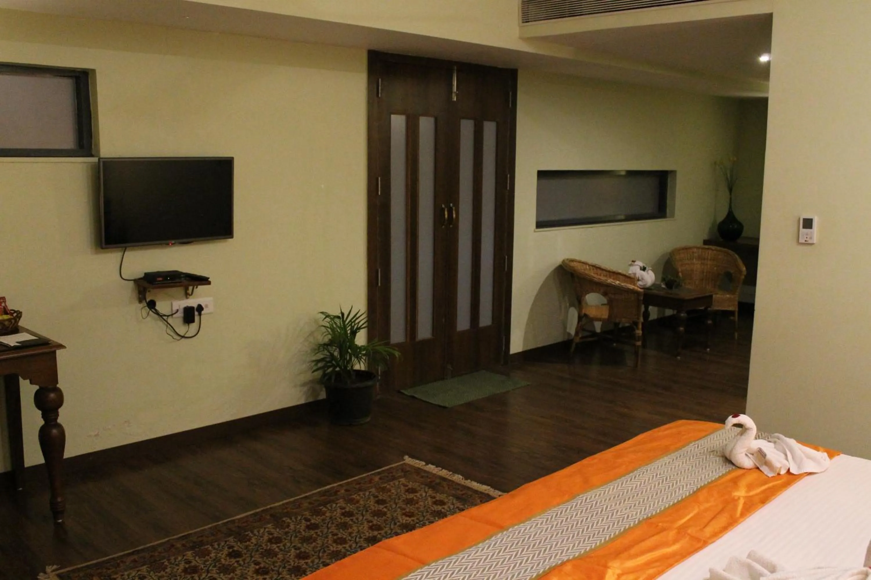 Photo of the whole room, Bed in Krishna Inn - Royal Hotels
