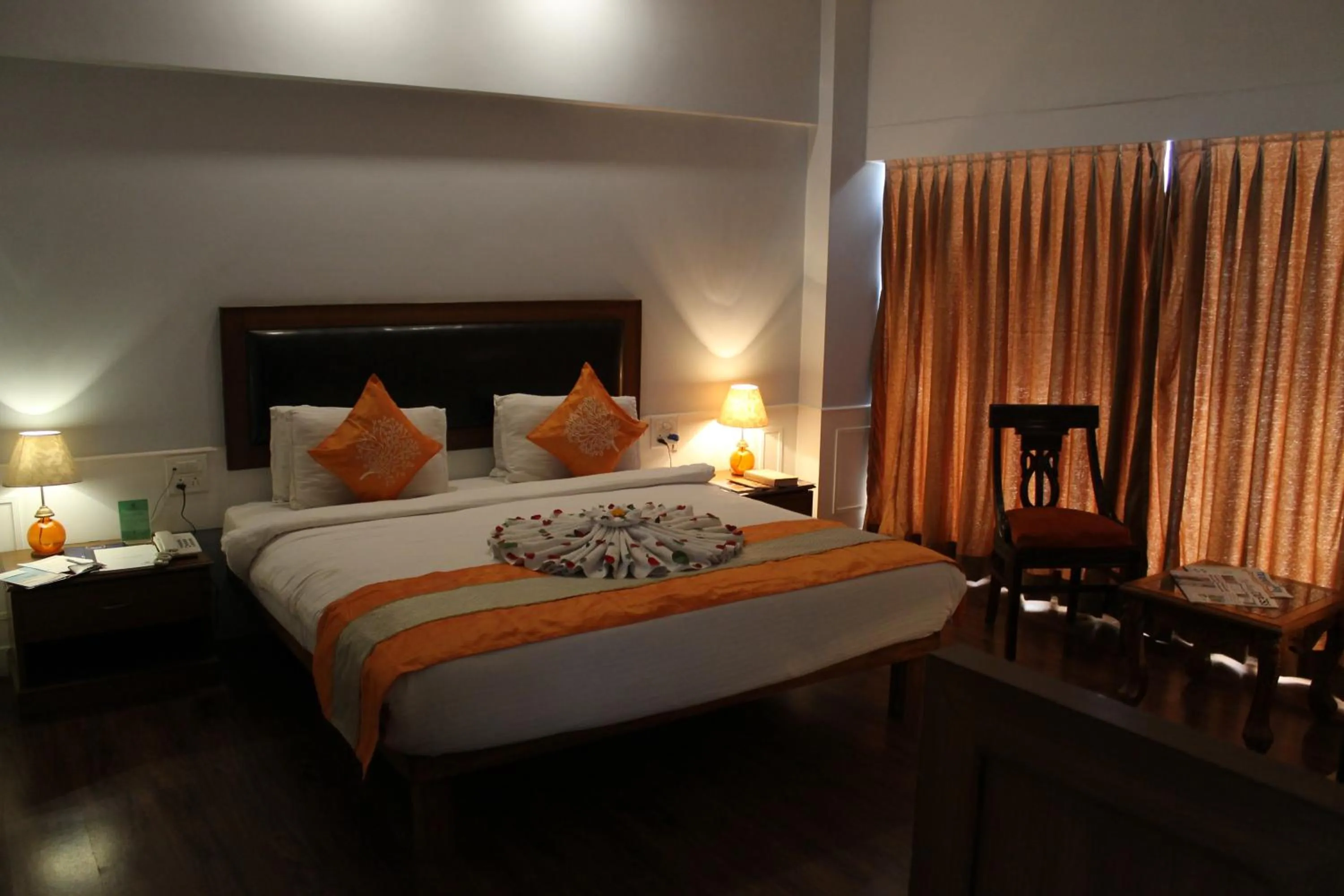 Photo of the whole room, Bed in Krishna Inn - Royal Hotels