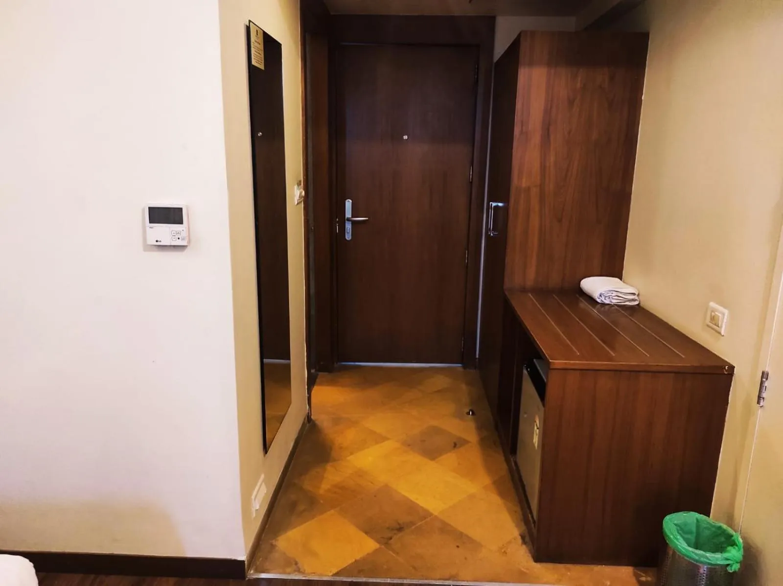 wardrobe in Krishna Inn - Royal Hotels