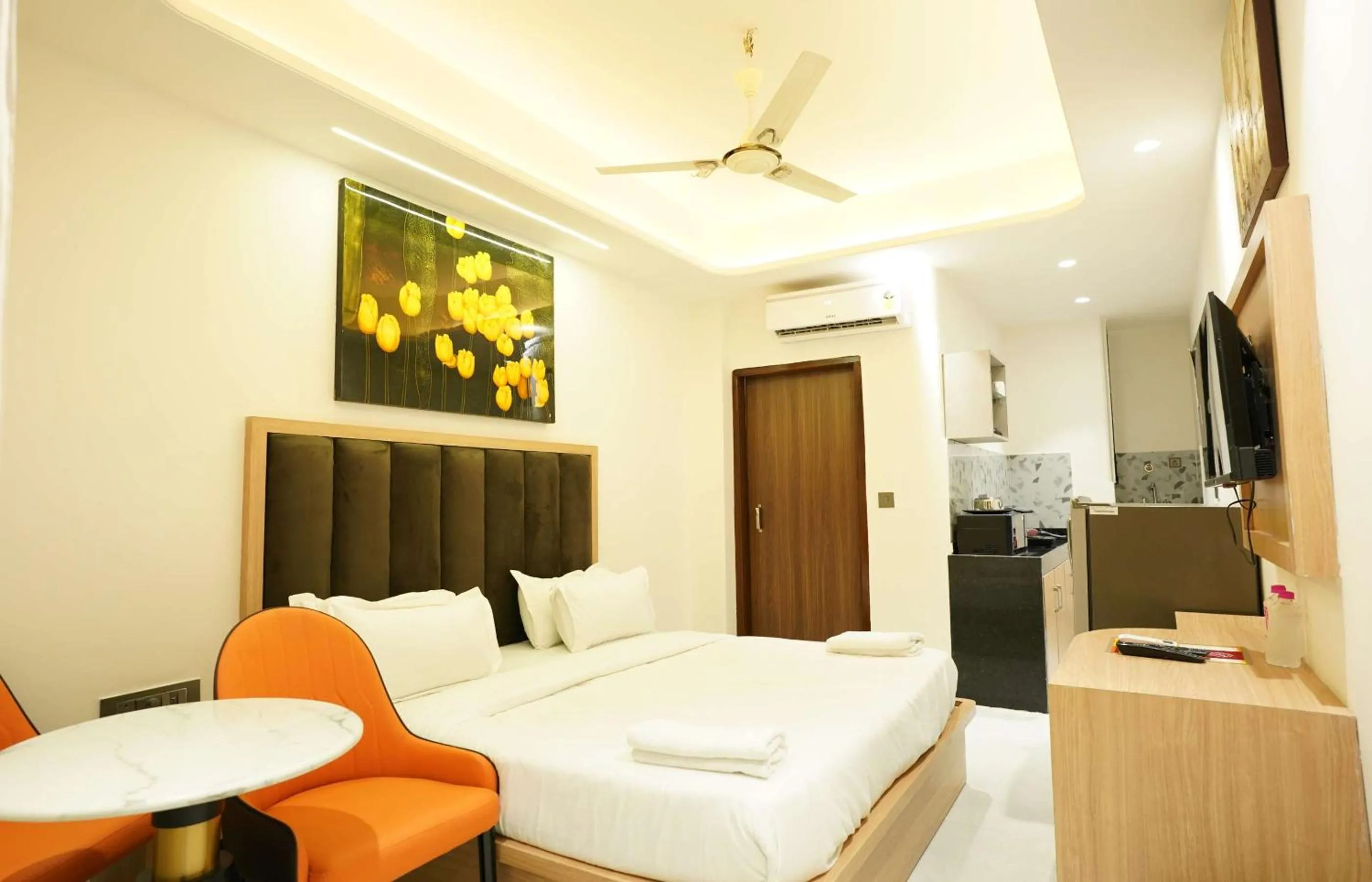 Photo of the whole room, Bed in HOTEL V Inn STUDIO