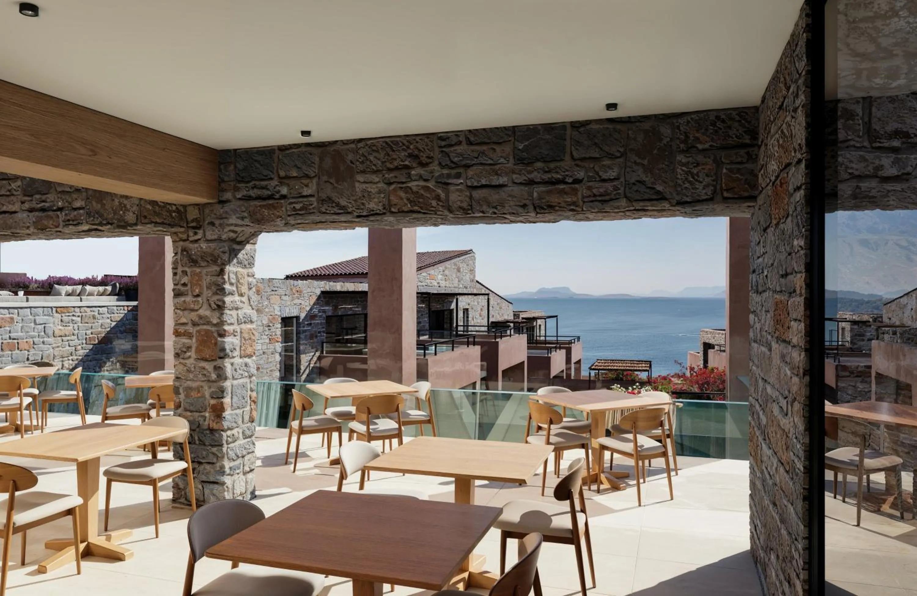 Restaurant/places to eat in Volta Seaside Boutique Hotel