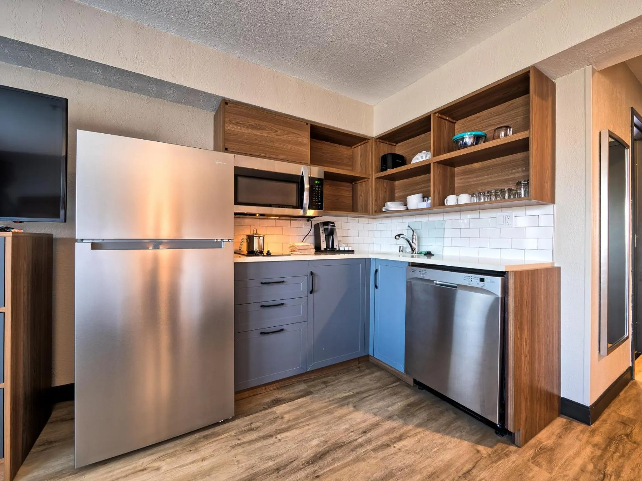 Photo of the whole room in Candlewood Suites Tacoma Mall by IHG