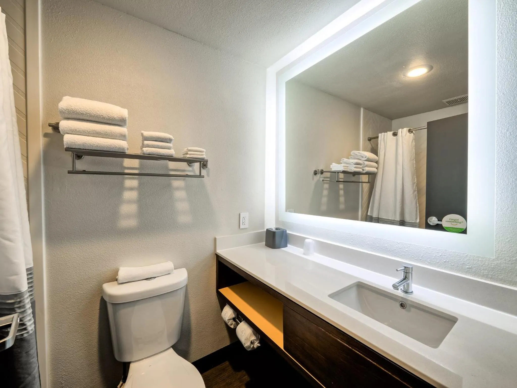 Photo of the whole room in Candlewood Suites Tacoma Mall by IHG