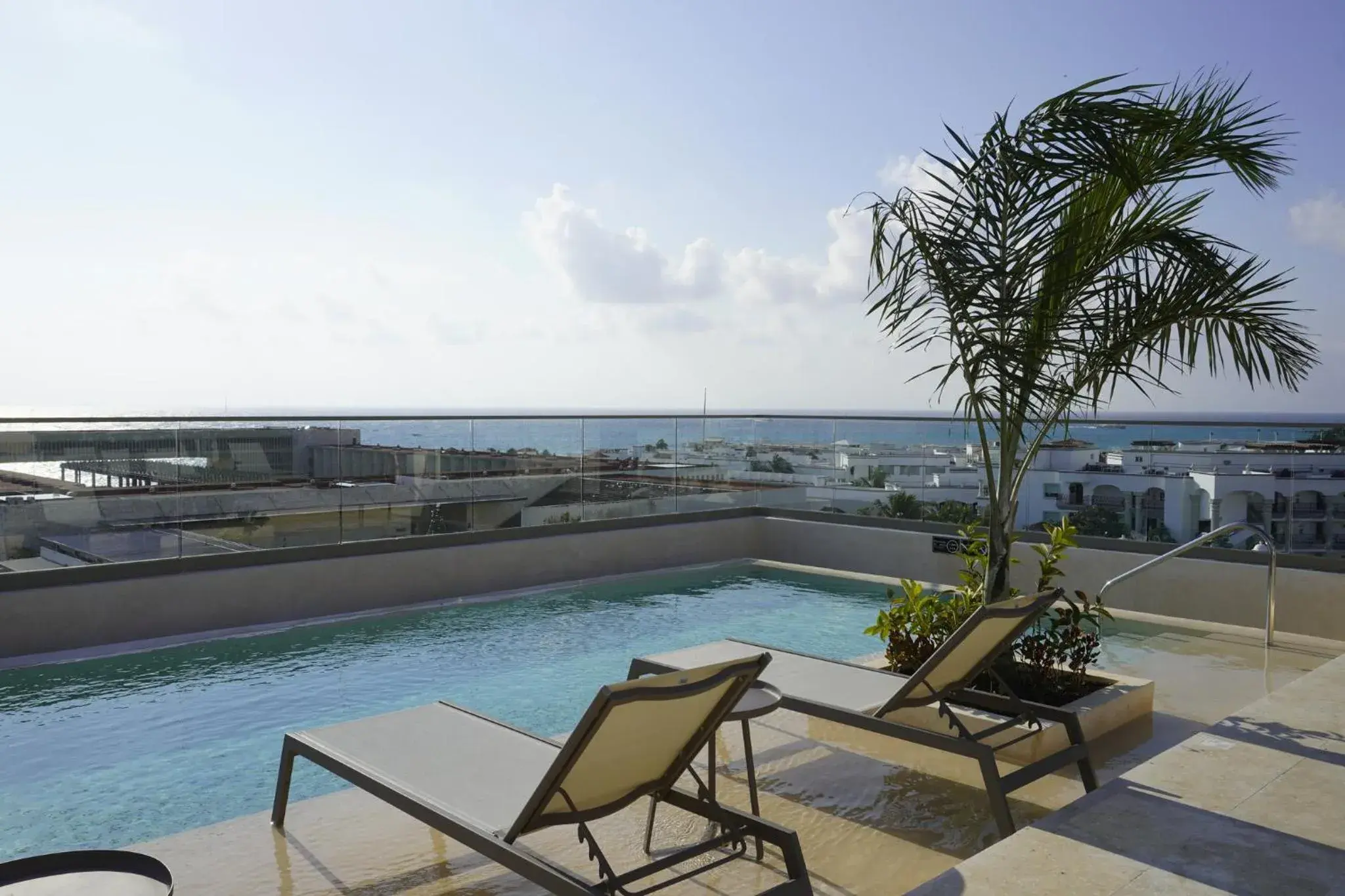 Swimming pool in Hotel Indigo Playa del Carmen by IHG Swimming pool in Hotel Indigo Playa del Carmen by IHG