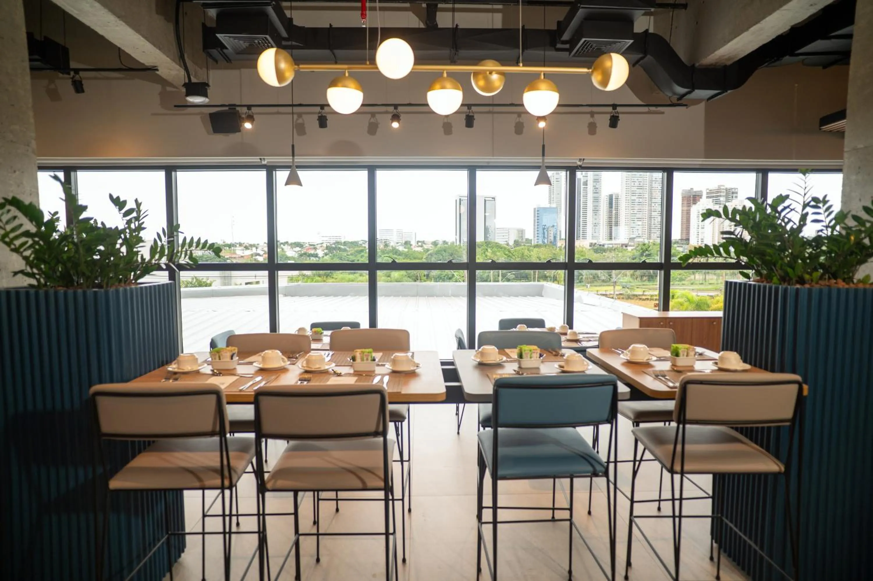 Restaurant/places to eat in Novotel Uberlândia