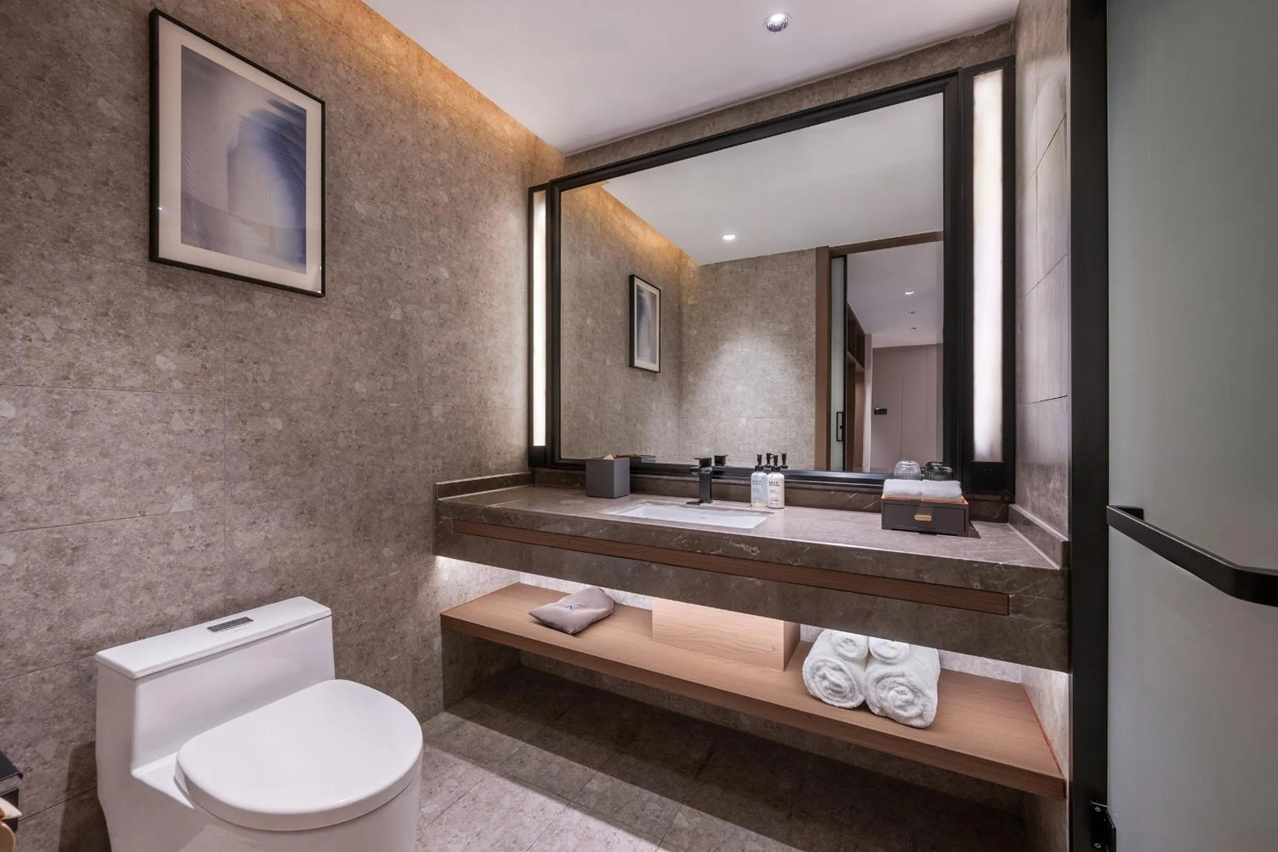 Toilet in Novotel Hangzhou Xintiandi