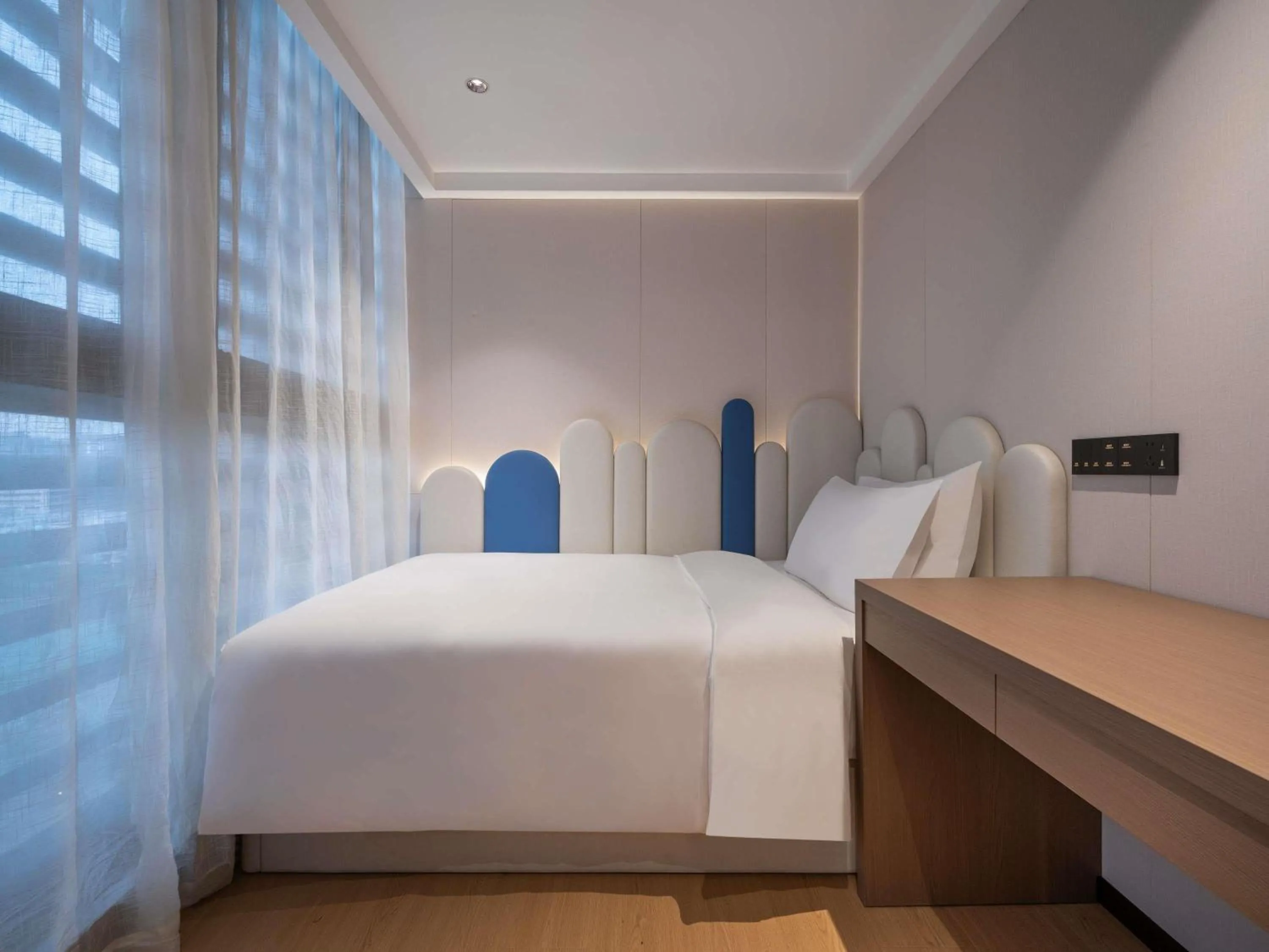 Bedroom, Bed in Novotel Hangzhou Xintiandi