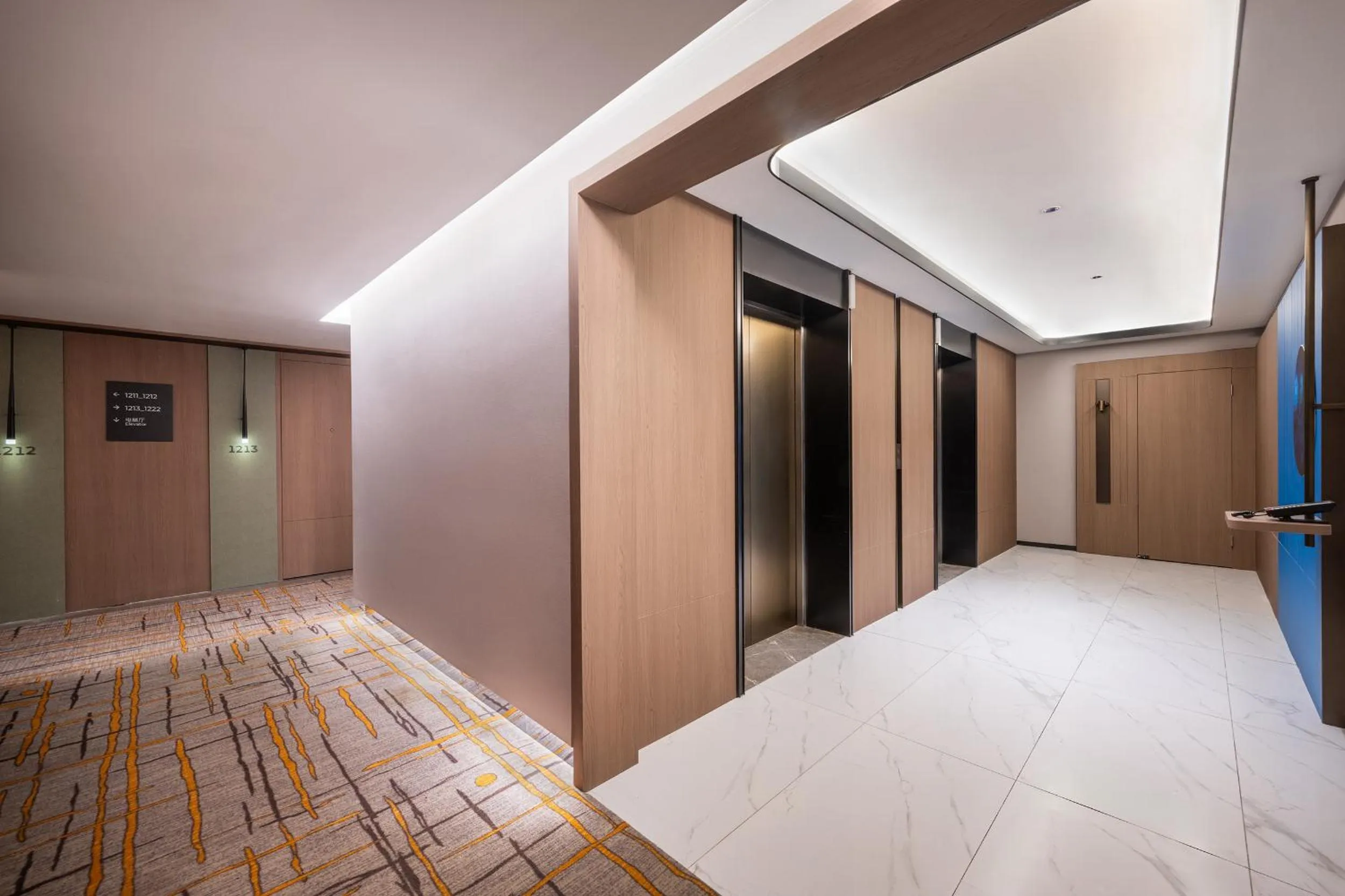 elevator in Novotel Hangzhou Xintiandi