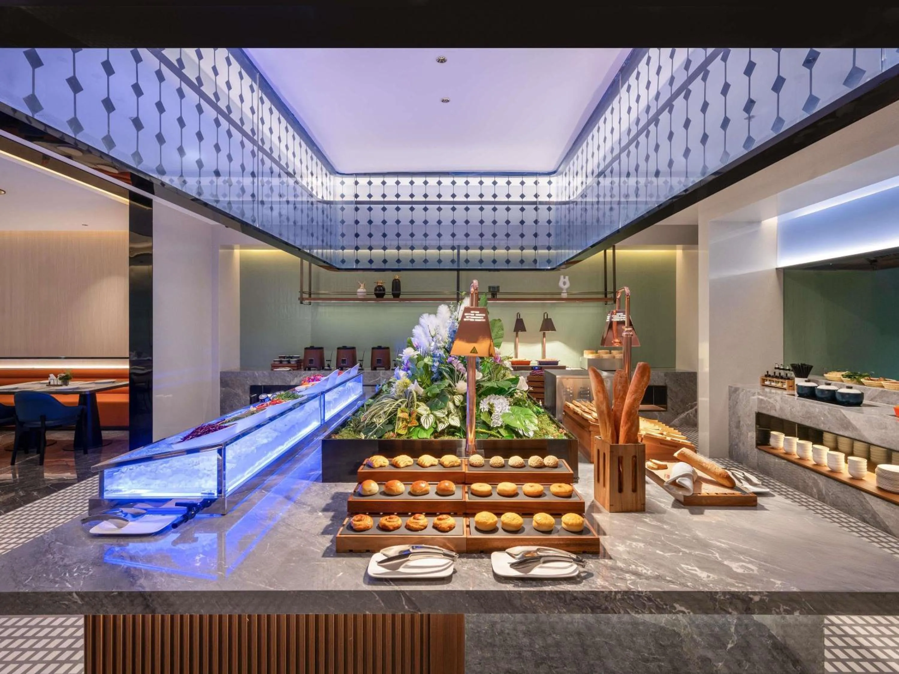 Restaurant/places to eat in Novotel Hangzhou Xintiandi