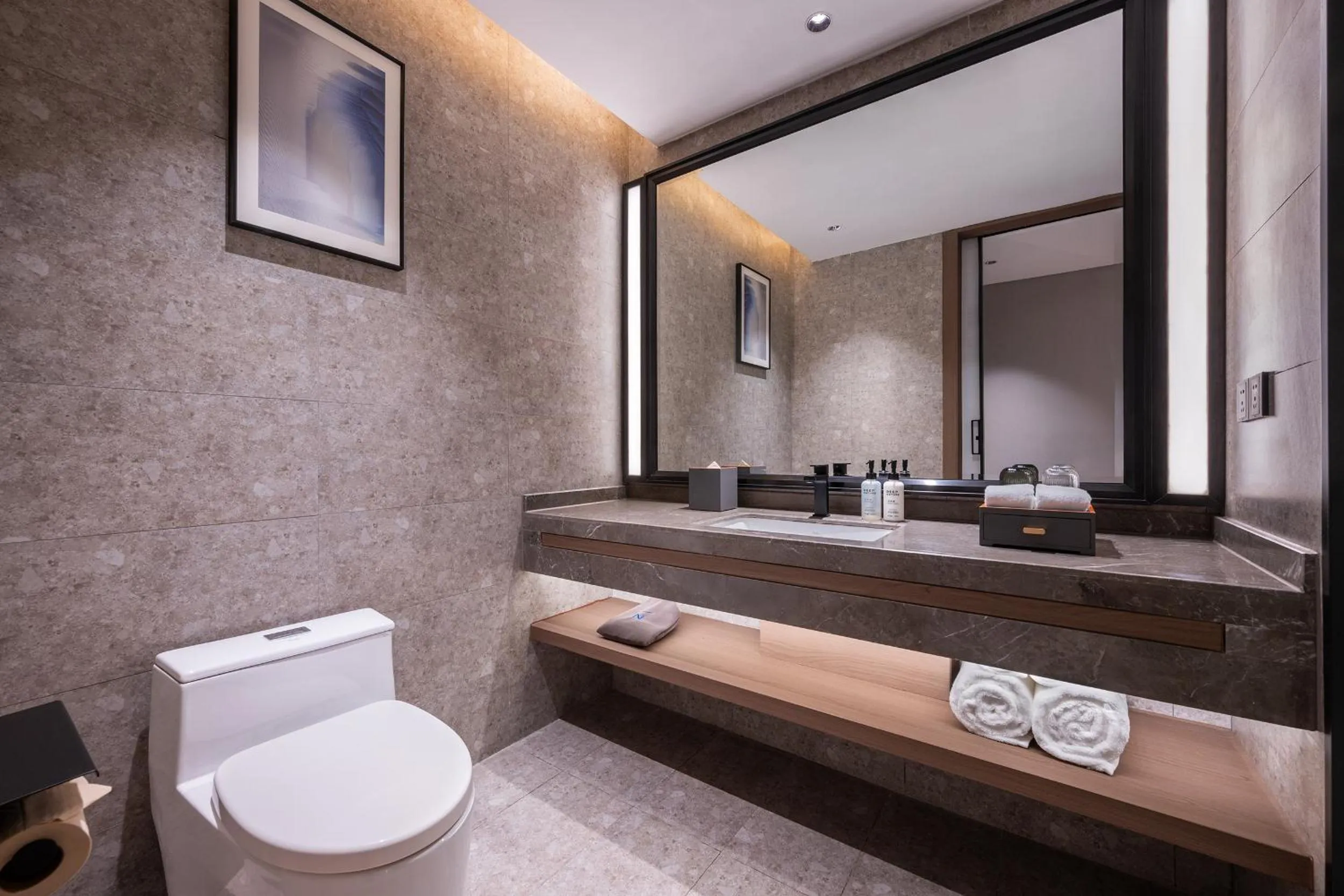 Toilet in Novotel Hangzhou Xintiandi