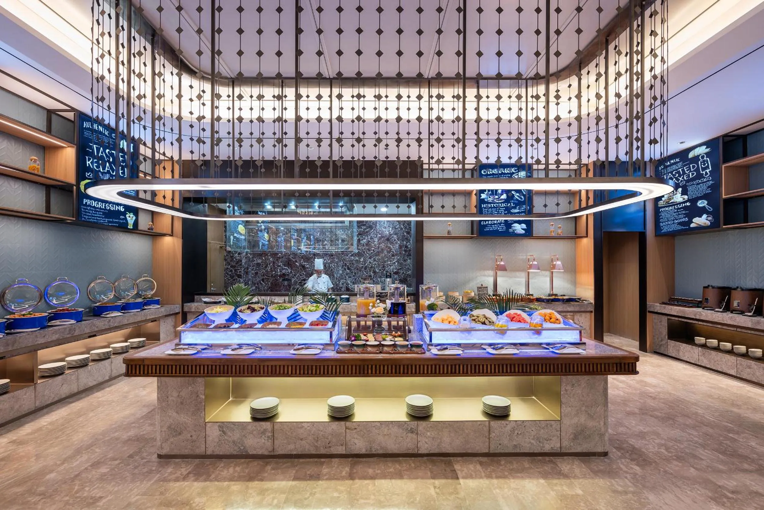 Restaurant/places to eat in Novotel Shanghai Hongqiao International Airport