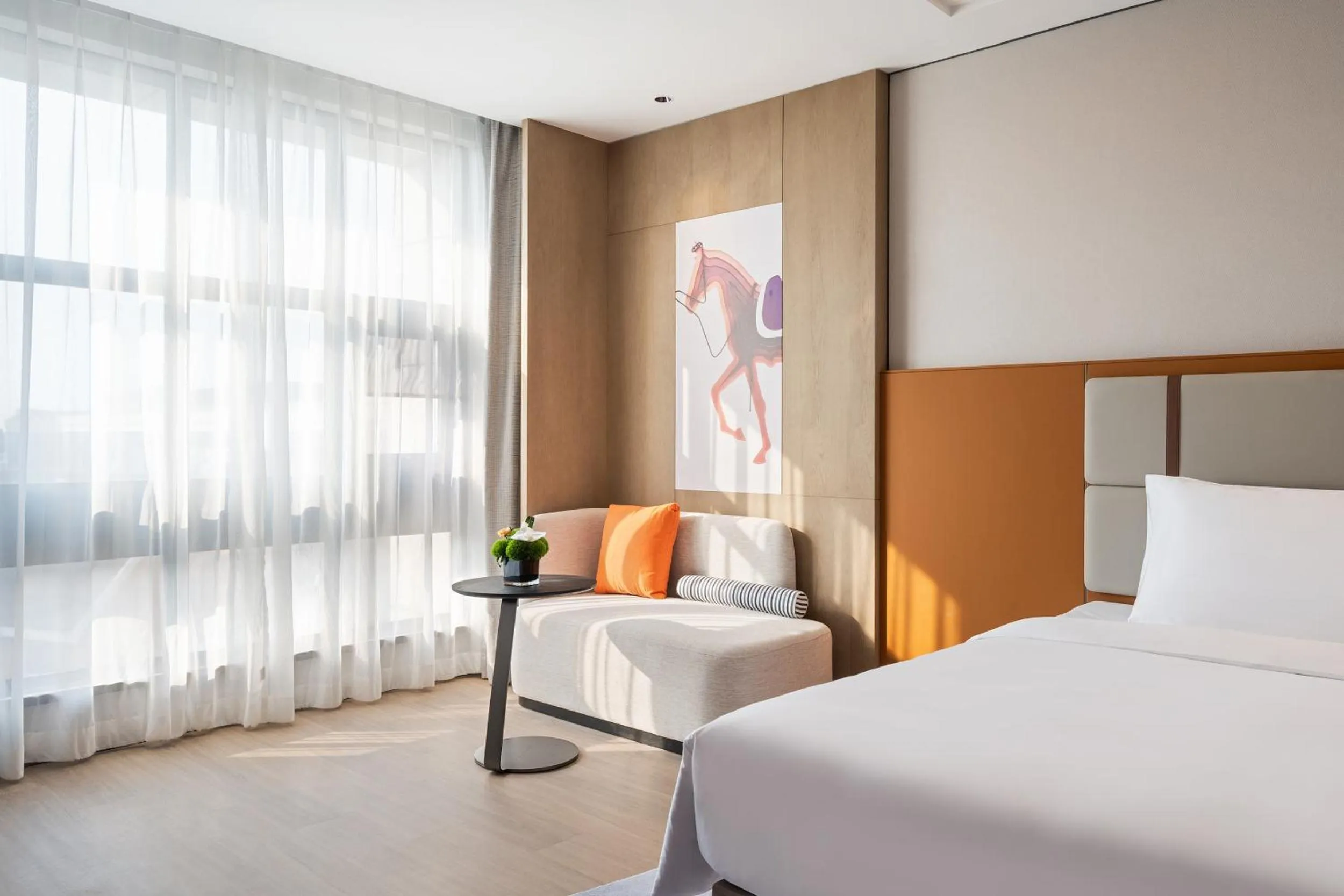 Photo of the whole room, Bed in Novotel Shanghai Hongqiao International Airport