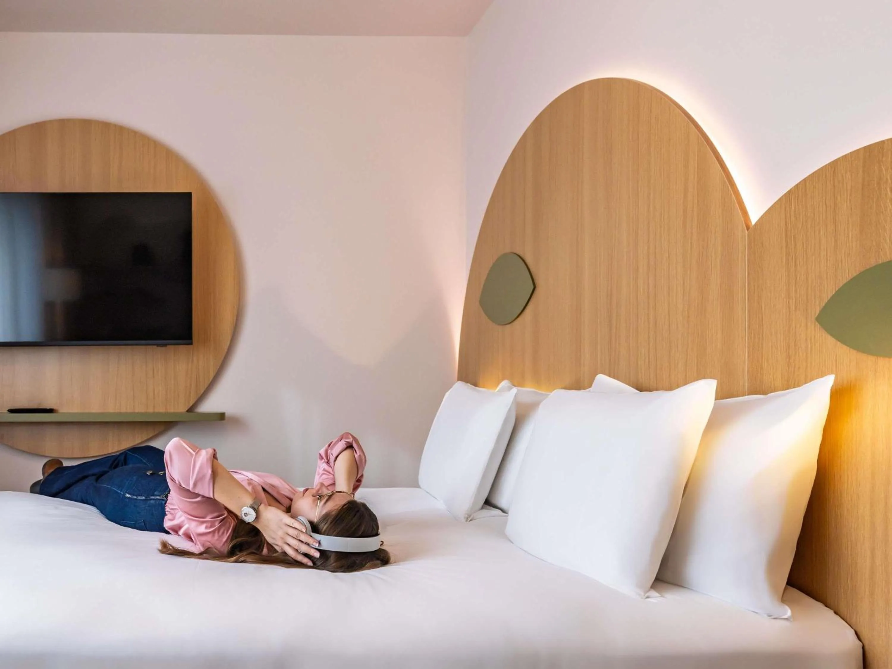 Bedroom, Bed in ibis Styles Metz Centre