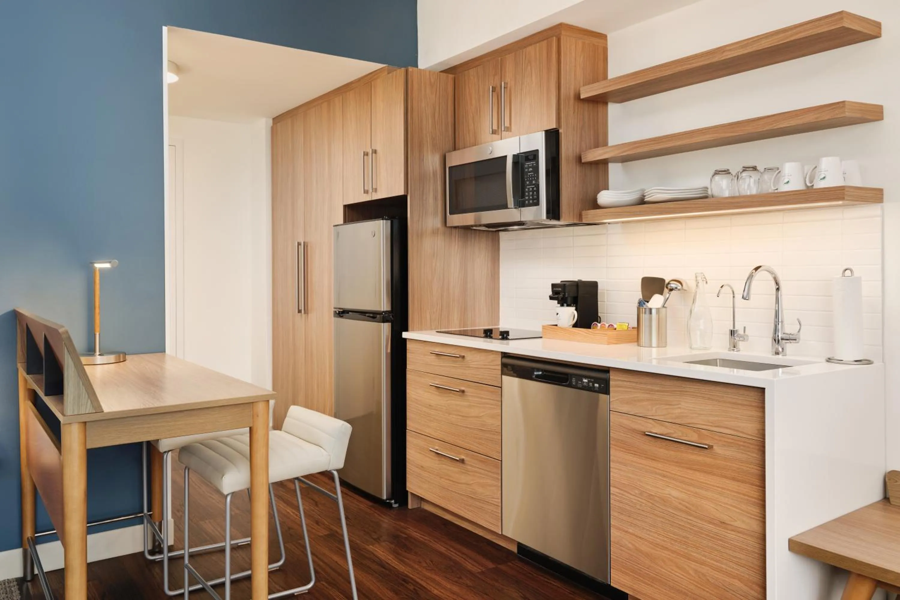 Element Pooler Savannah Airport