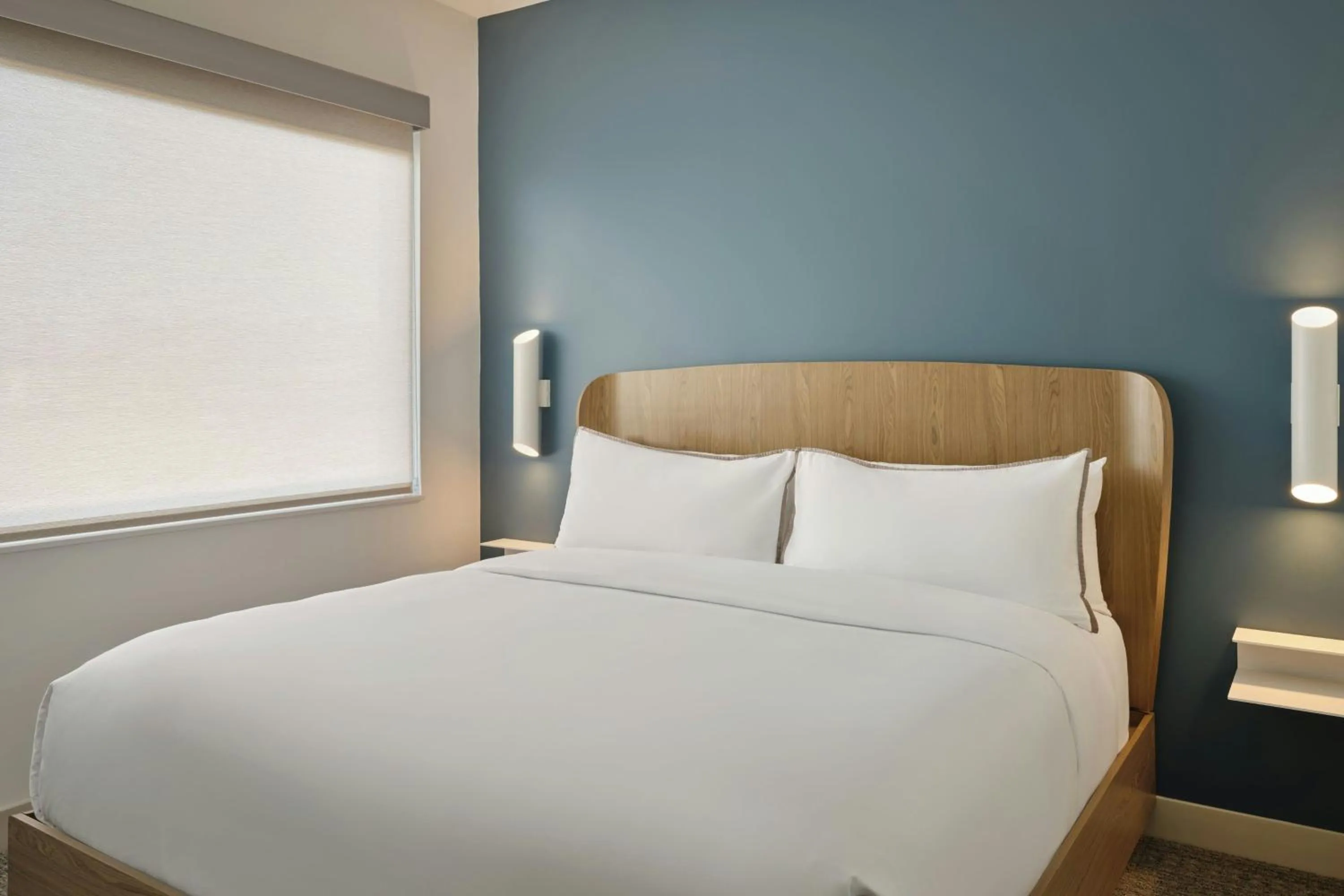 Bedroom, Bed in Element Pooler Savannah Airport