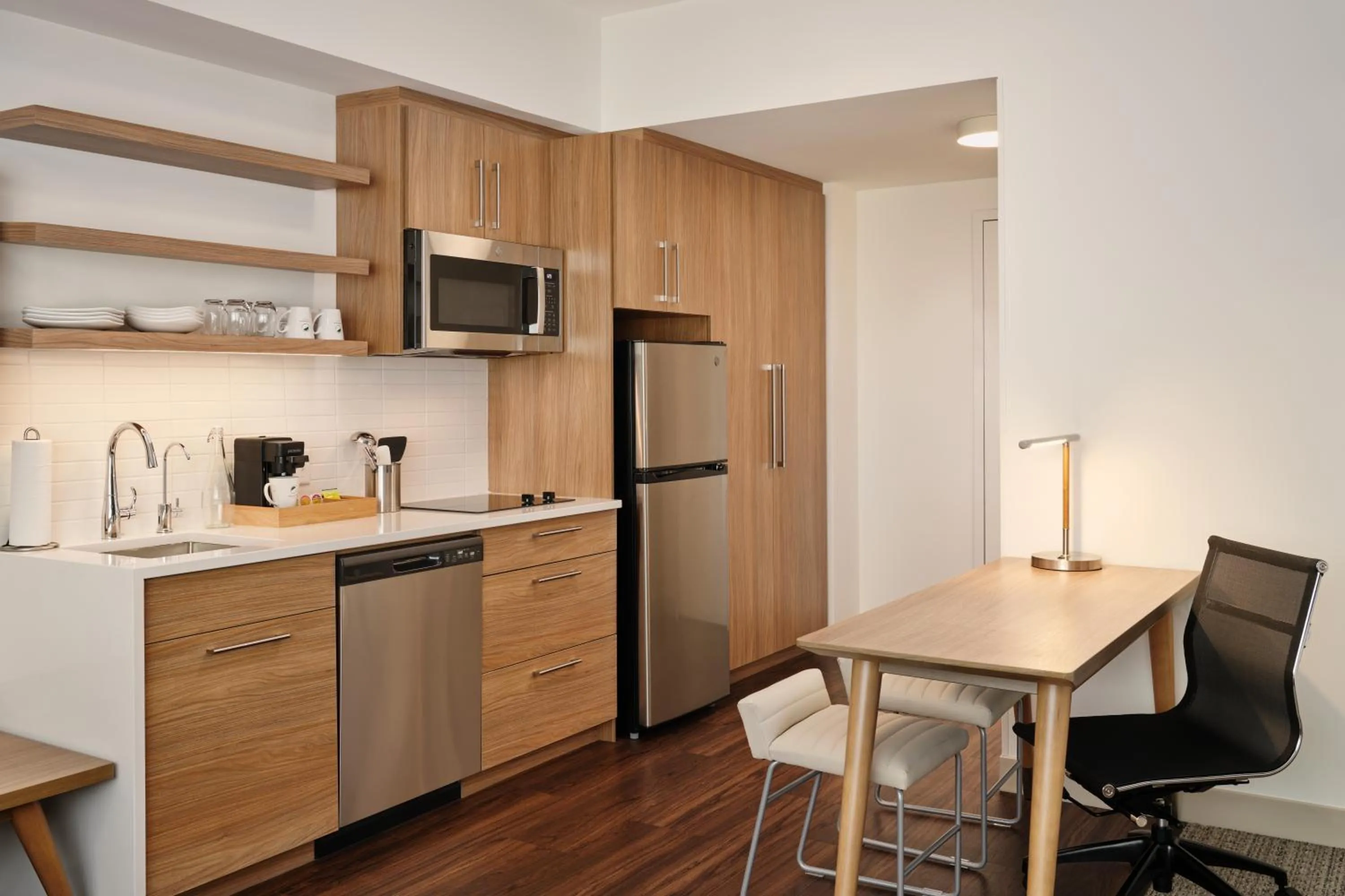 Element Pooler Savannah Airport