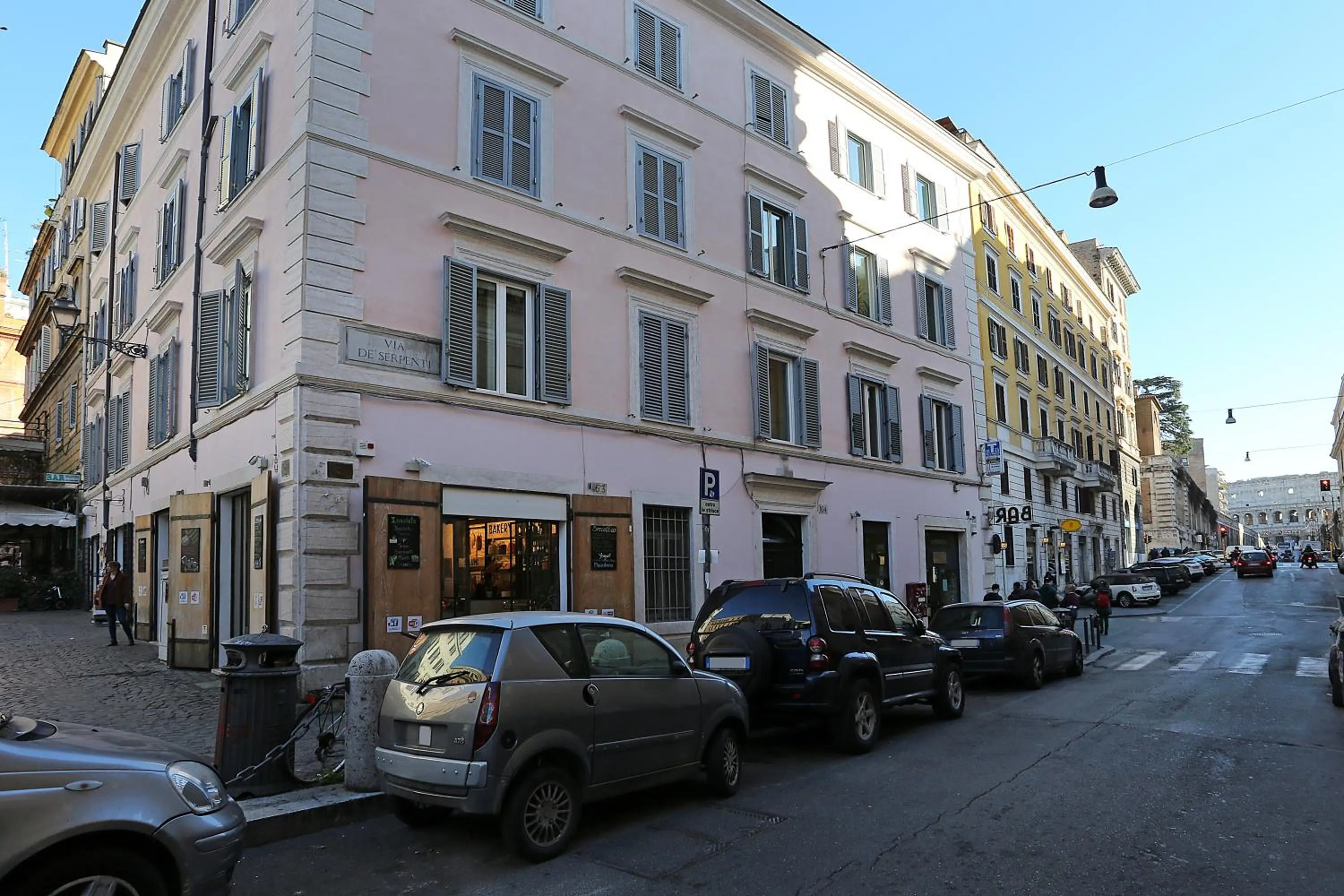 Facade/entrance in Piazzetta de' Monti Suites