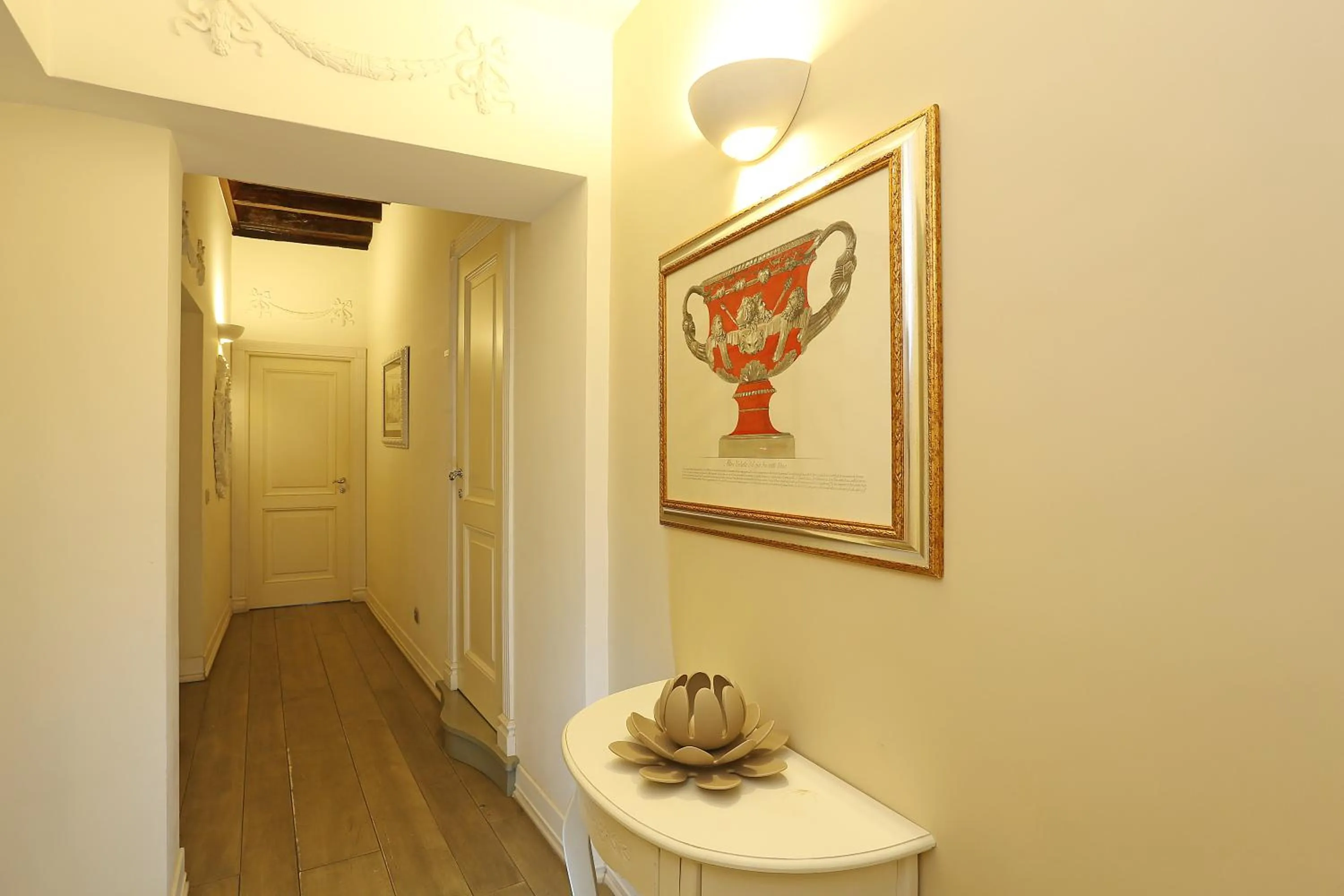 Decorative detail in Piazzetta de' Monti Suites