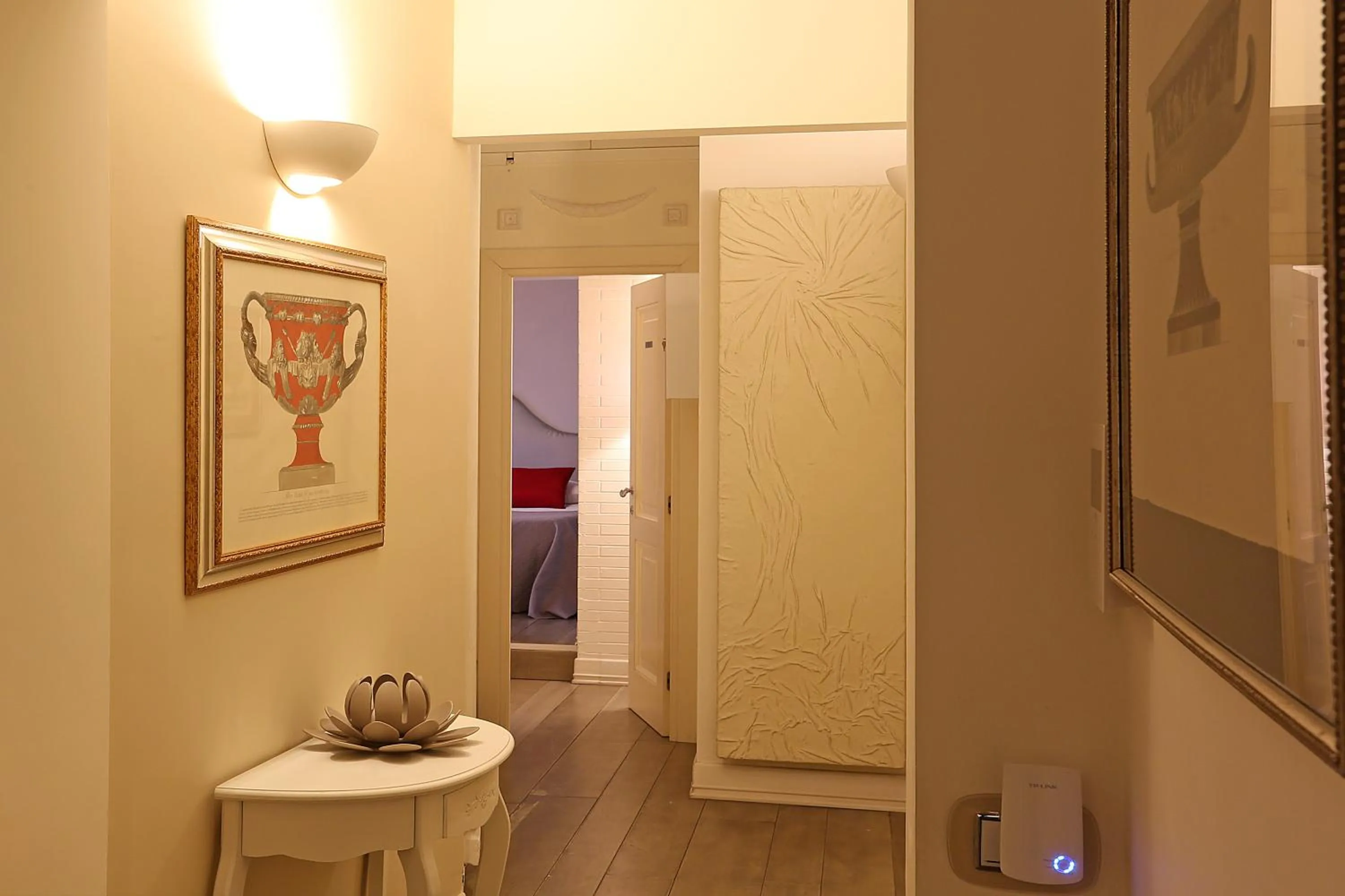 Decorative detail in Piazzetta de' Monti Suites