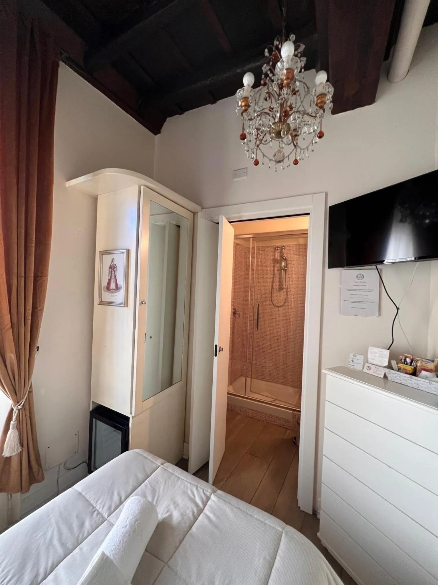 Bed in Piazzetta de' Monti Suites