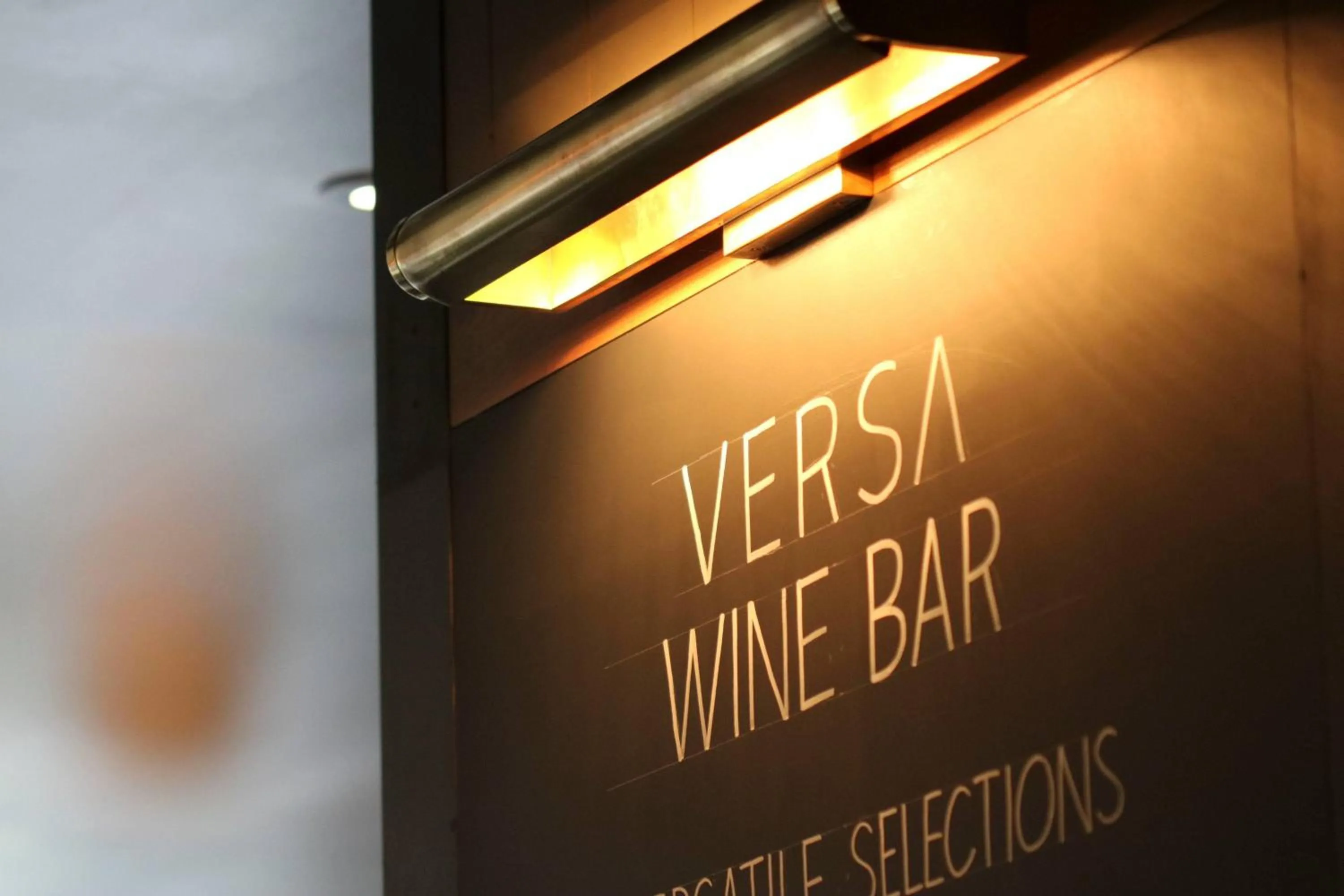 Restaurant/places to eat in Renaissance New York Midtown Hotel