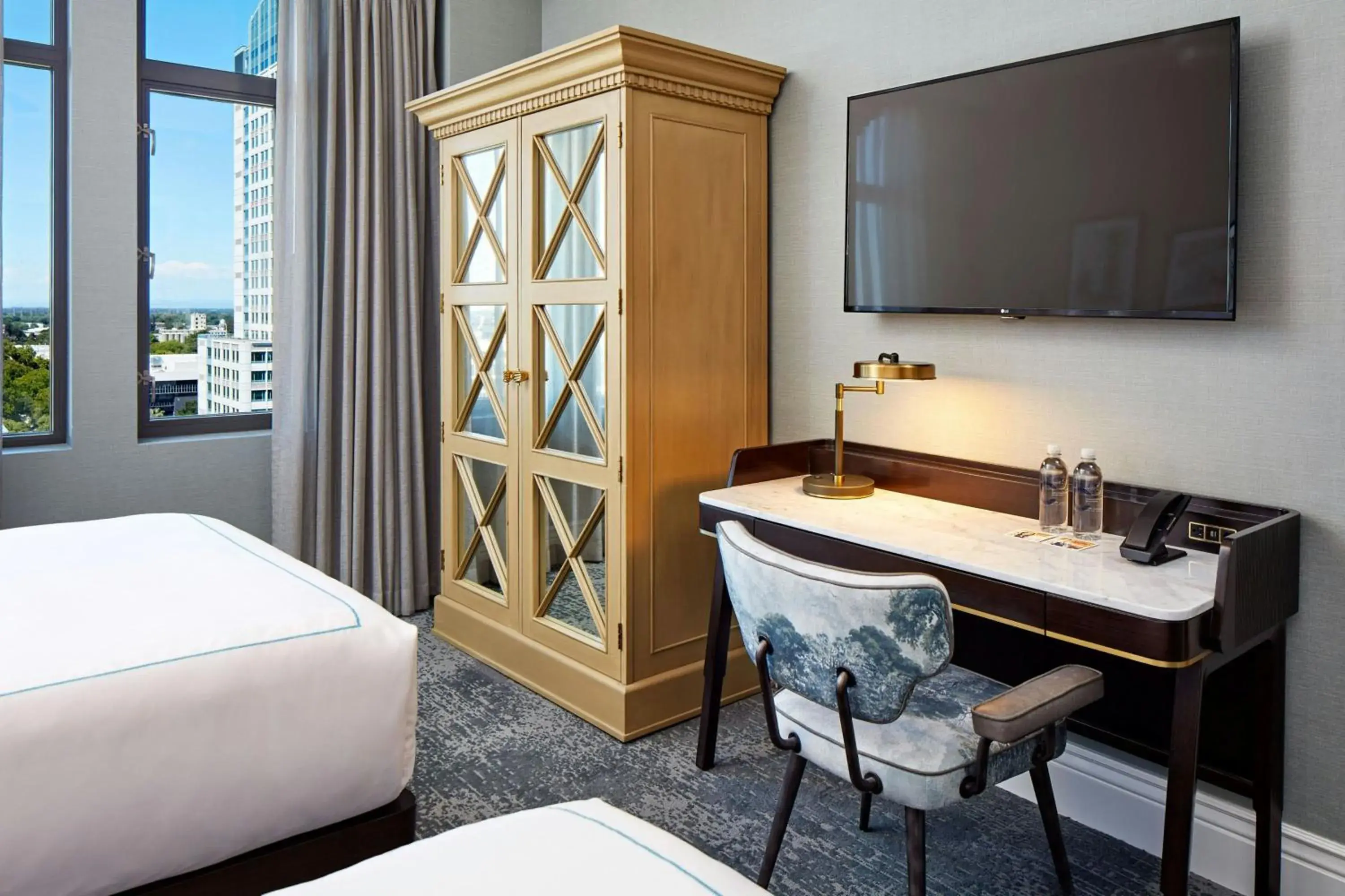 Photo of the whole room, Bed in The Citizen Hotel, Autograph Collection Photo of the whole room, Bed in The Citizen Hotel, Autograph Collection