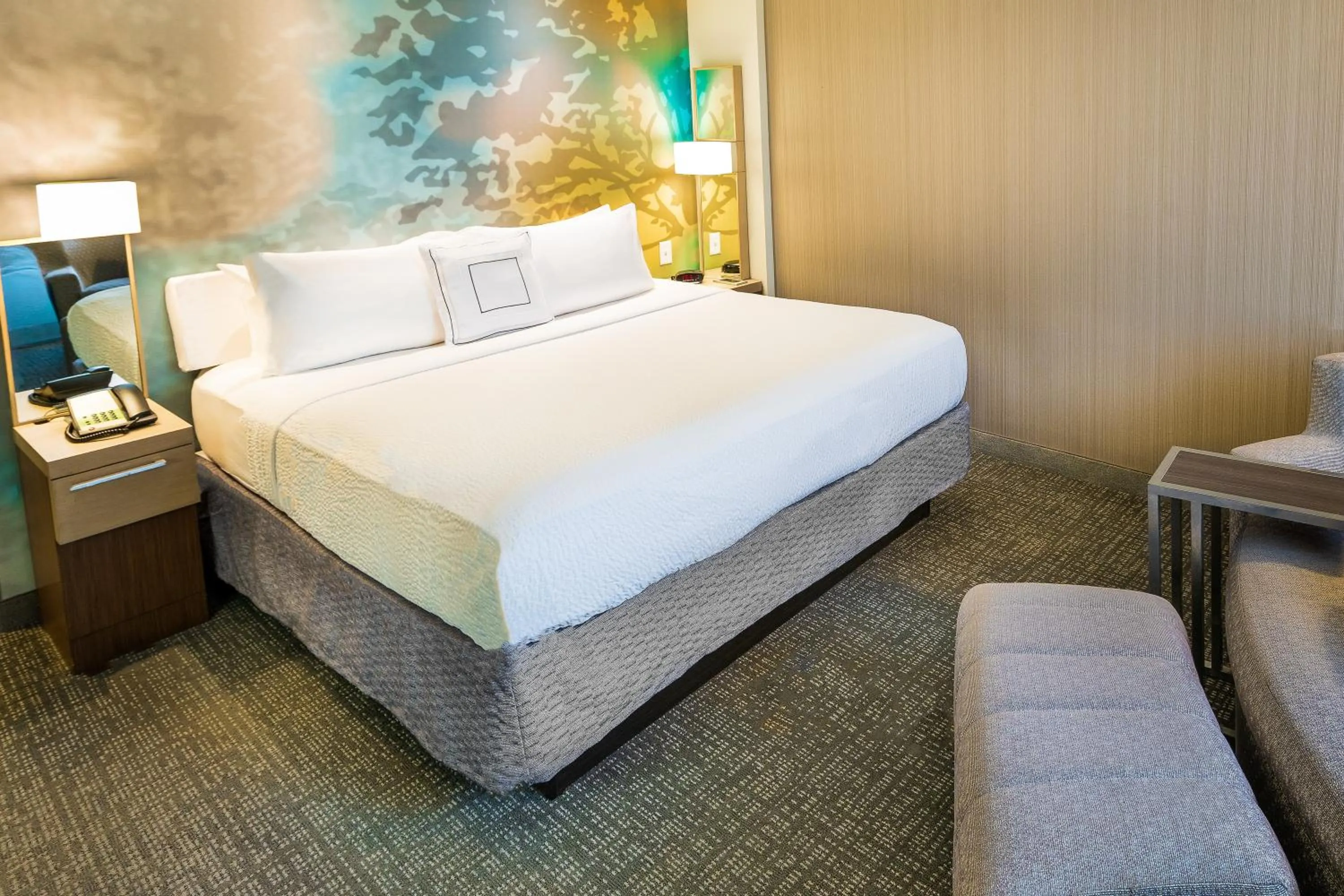 Bed in Courtyard Largo Medical Center Drive