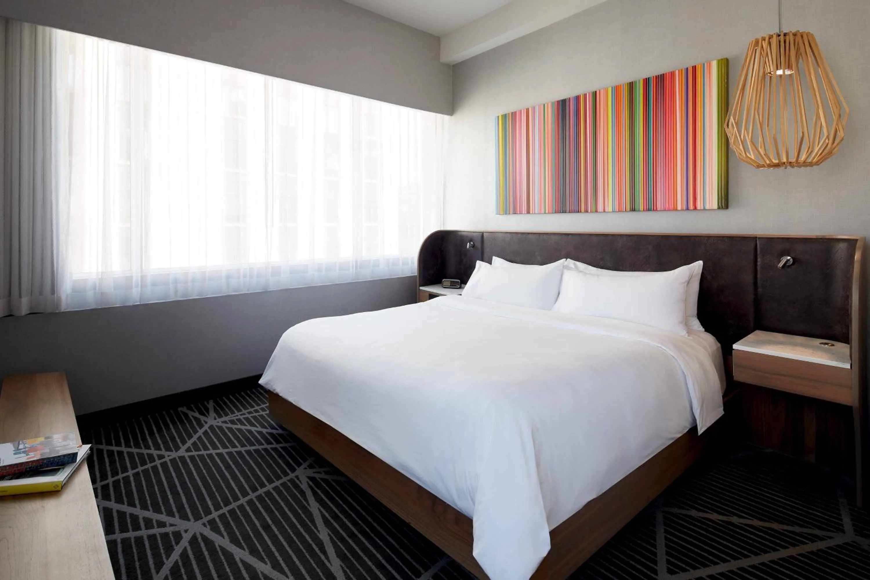 Swimming pool, Bed in Renaissance Montreal Downtown Hotel