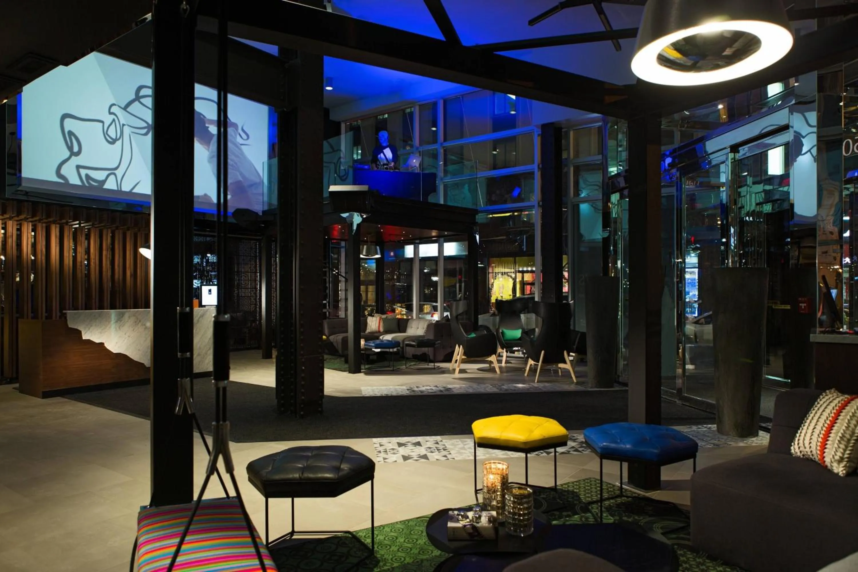 Lobby or reception in Renaissance Montreal Downtown Hotel