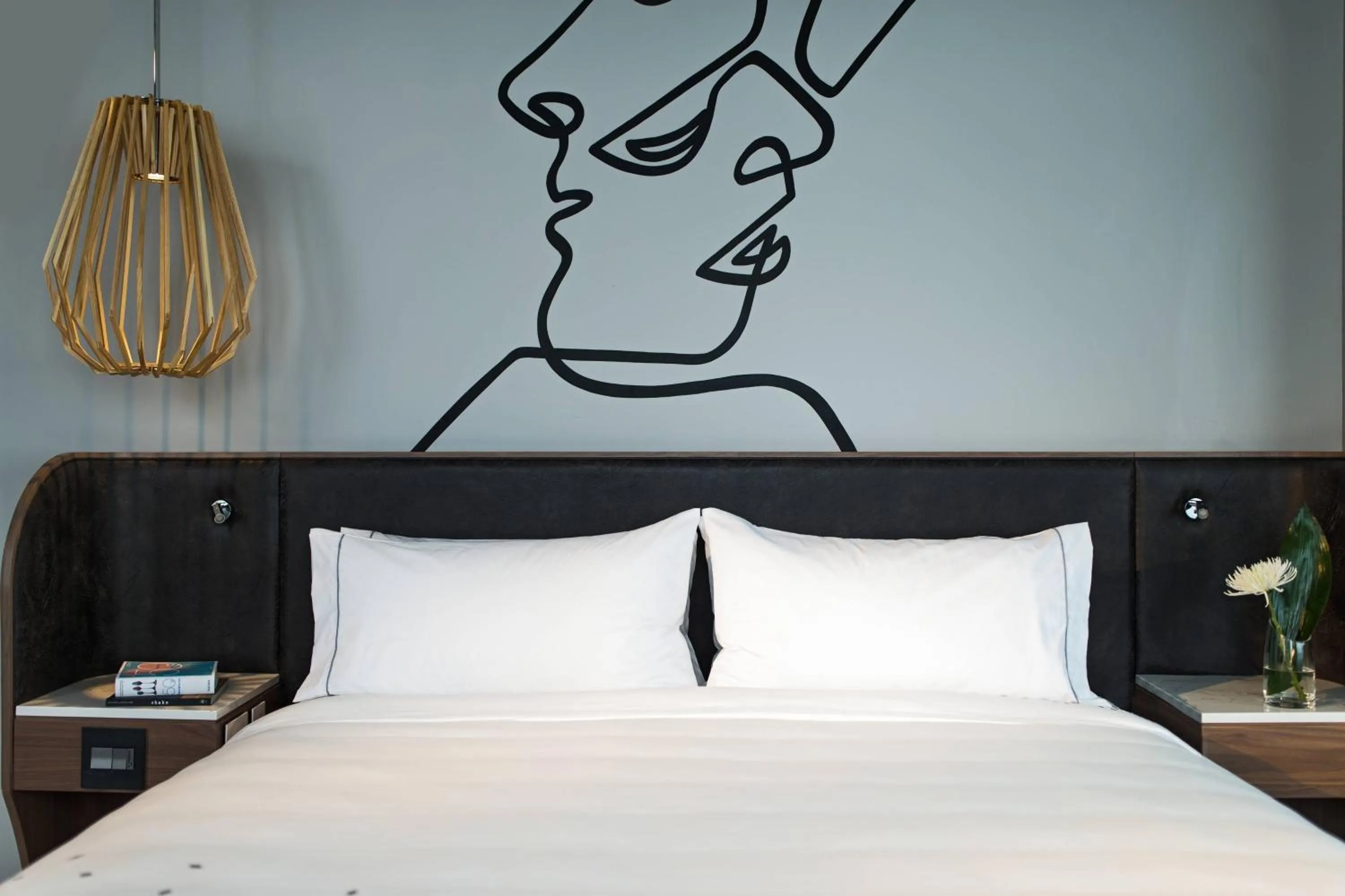 Photo of the whole room, Bed in Renaissance Montreal Downtown Hotel