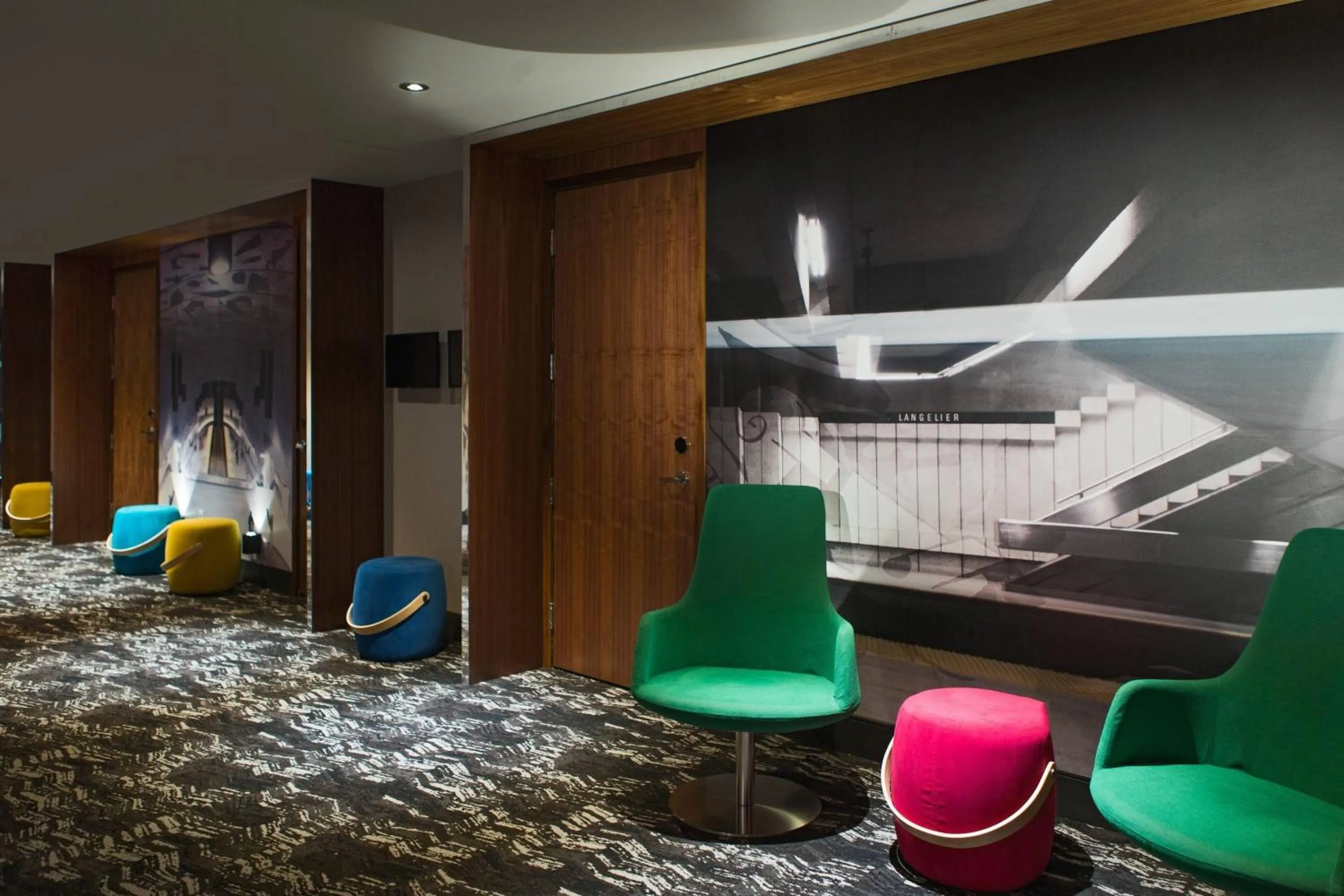 Meeting/conference room in Renaissance Montreal Downtown Hotel