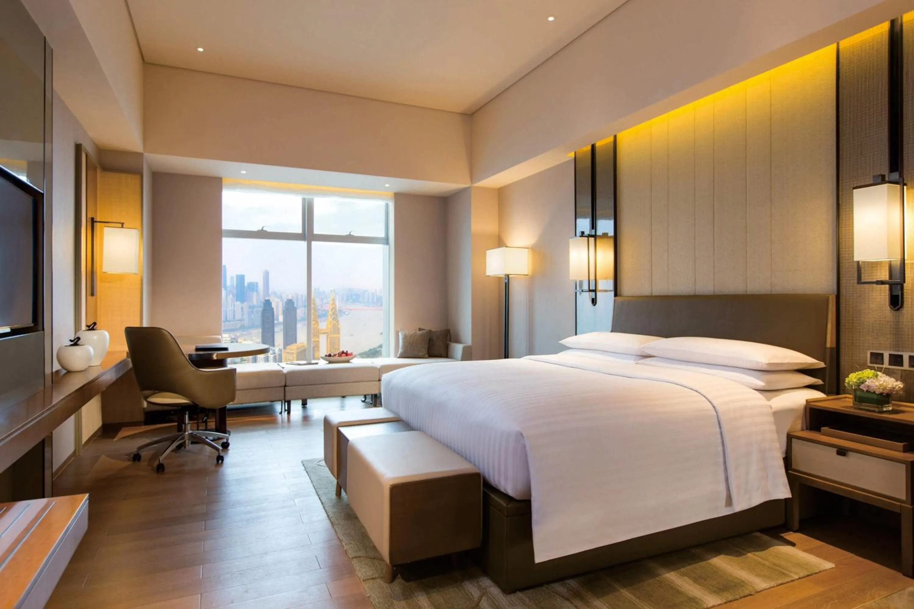 Photo of the whole room, Bed in Chongqing Marriott Hotel
