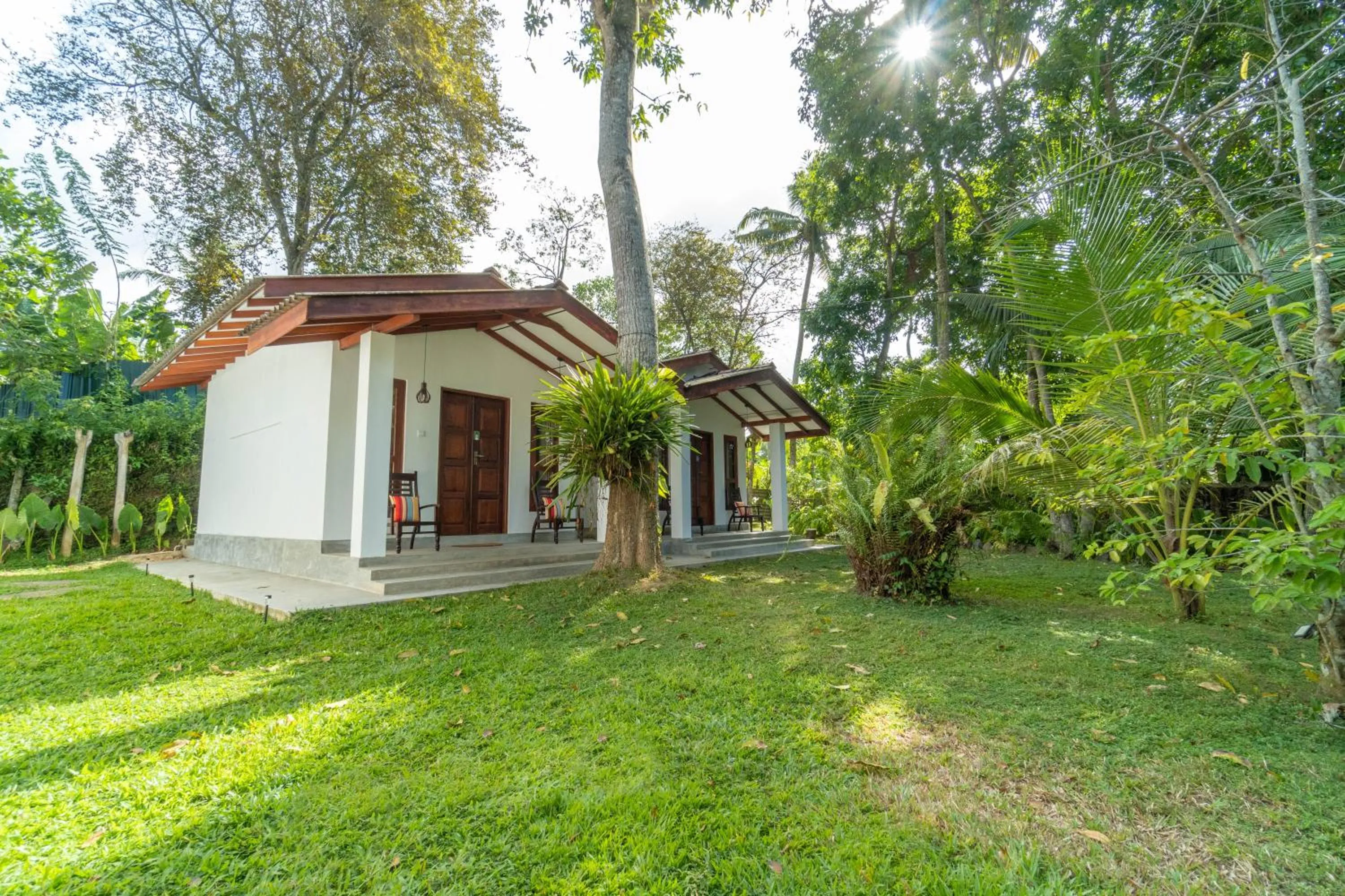 King Room with Garden View in Bird Of Paradise - Ahangama Villa