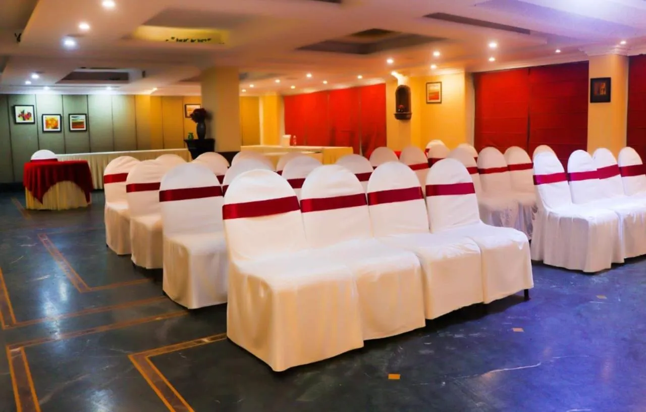 Hotel Diplomat Residency