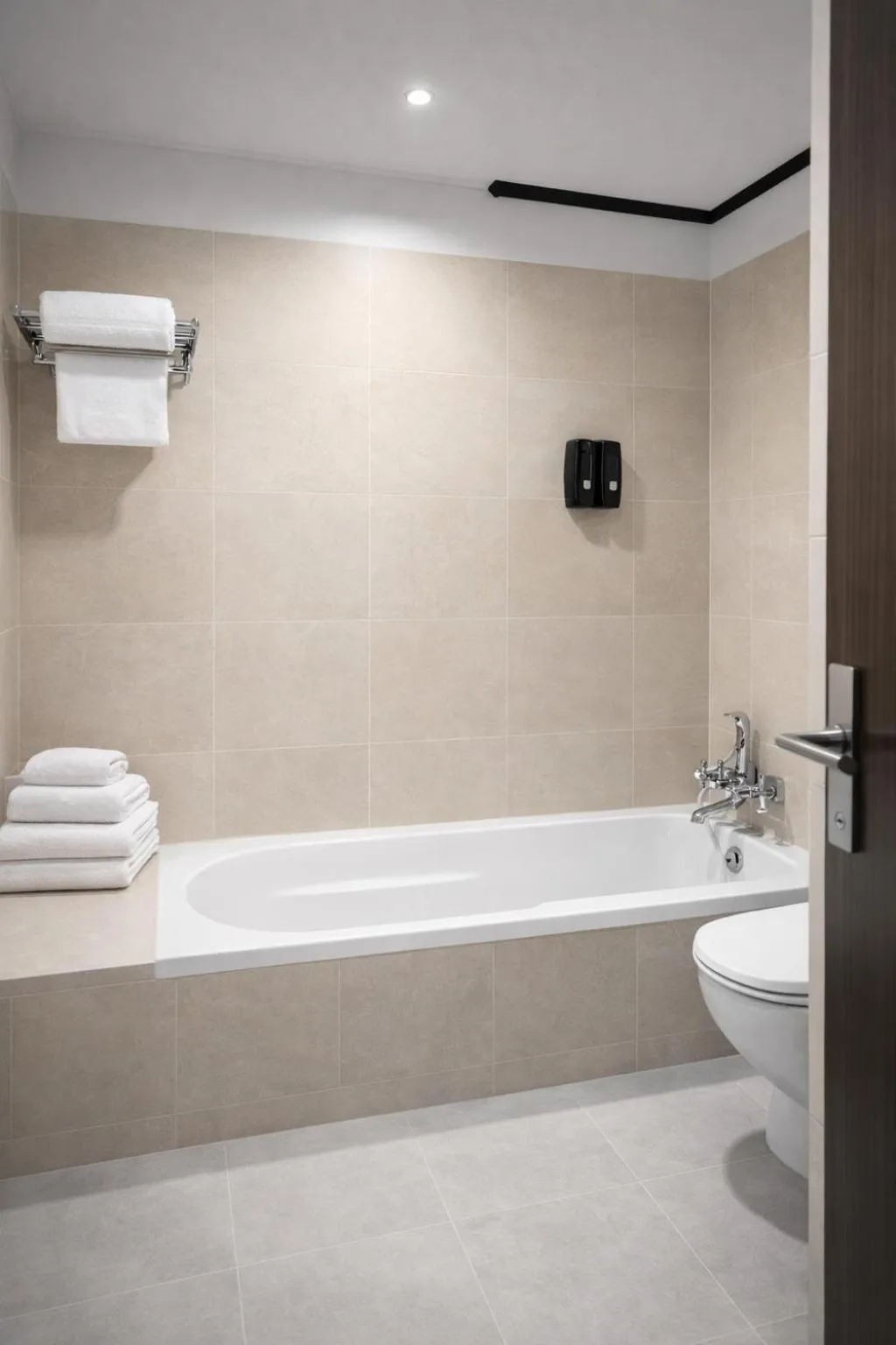 Hotel Diplomat Residency