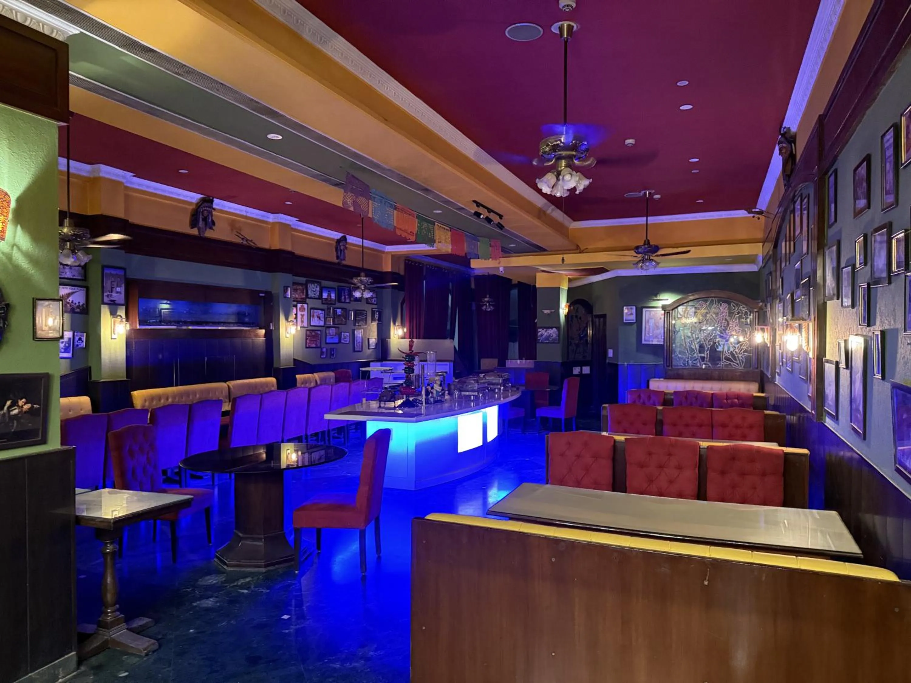 Restaurant/places to eat in Hotel Diplomat Residency