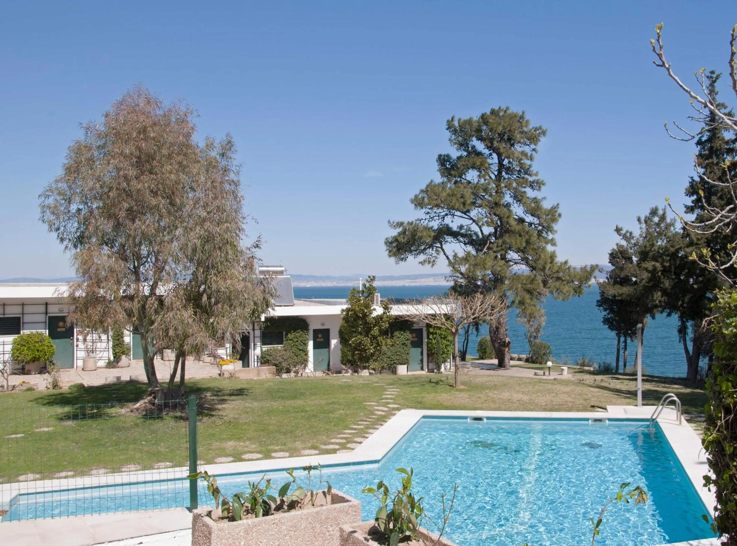 Garden in Angelbay Bungalows