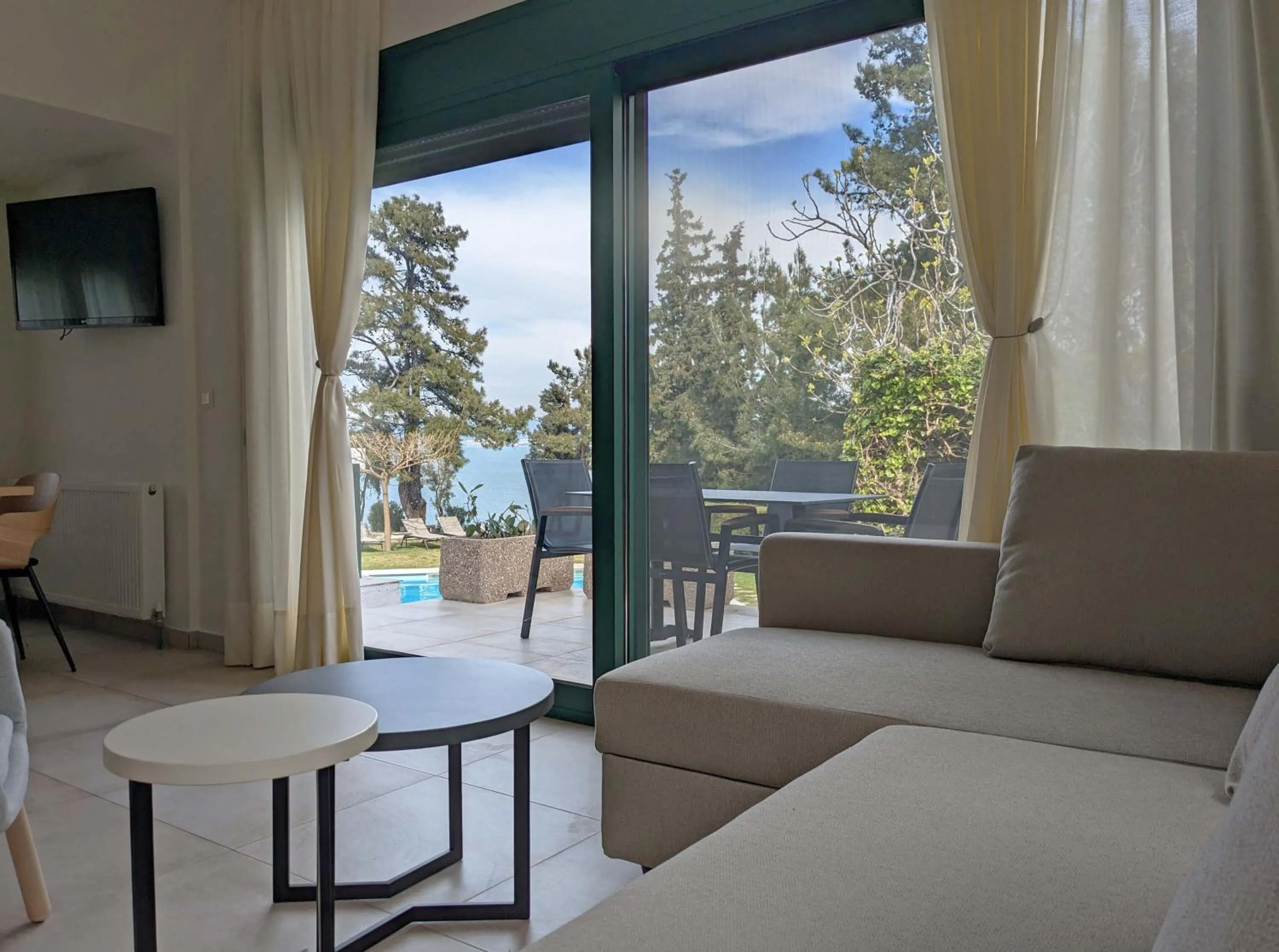 Day in Angelbay Bungalows