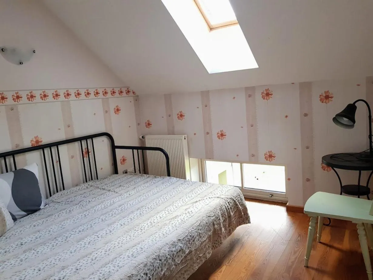 Bed in North Lakeside Villa Plateliai