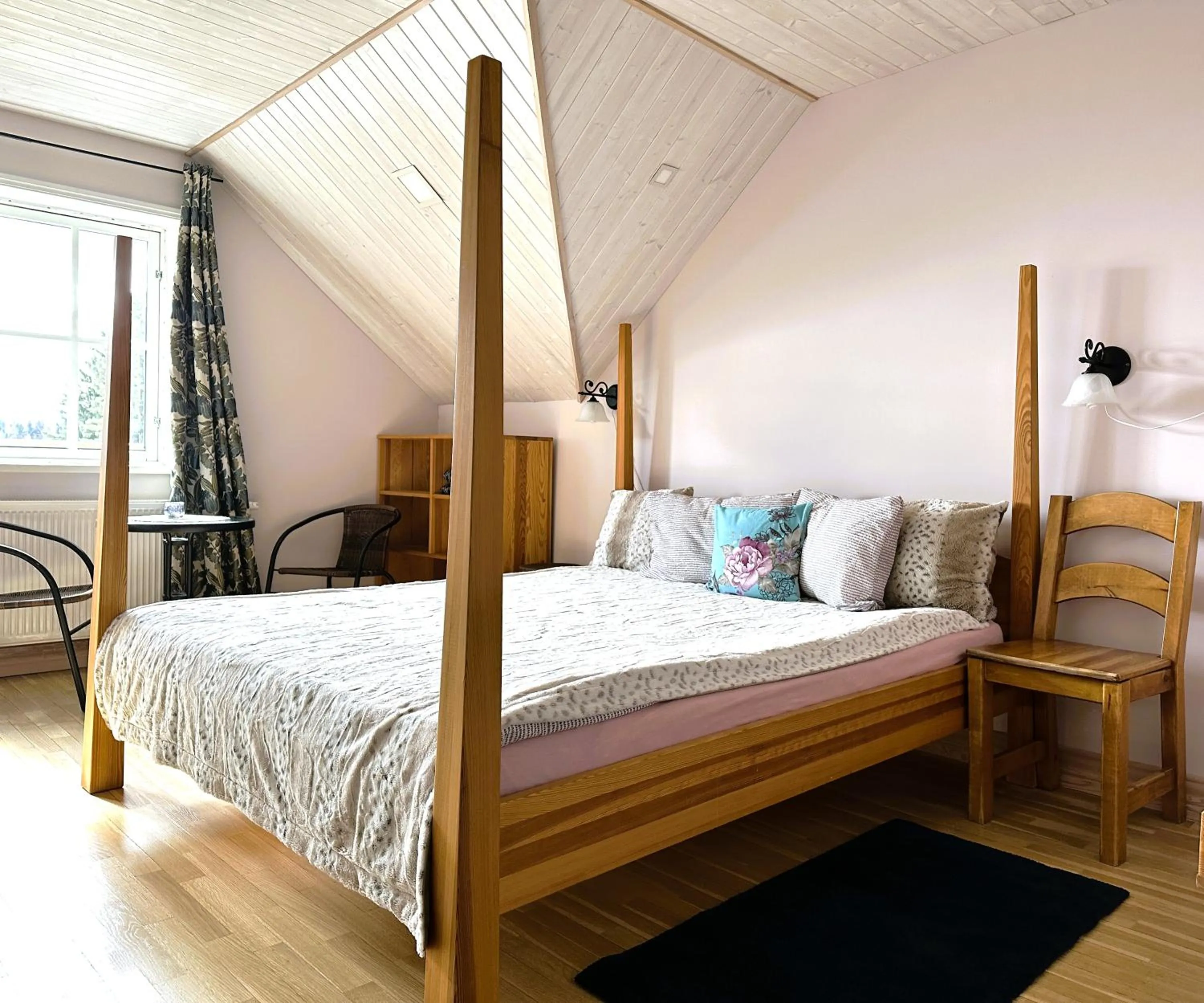 Bedroom in North Lakeside Villa Plateliai