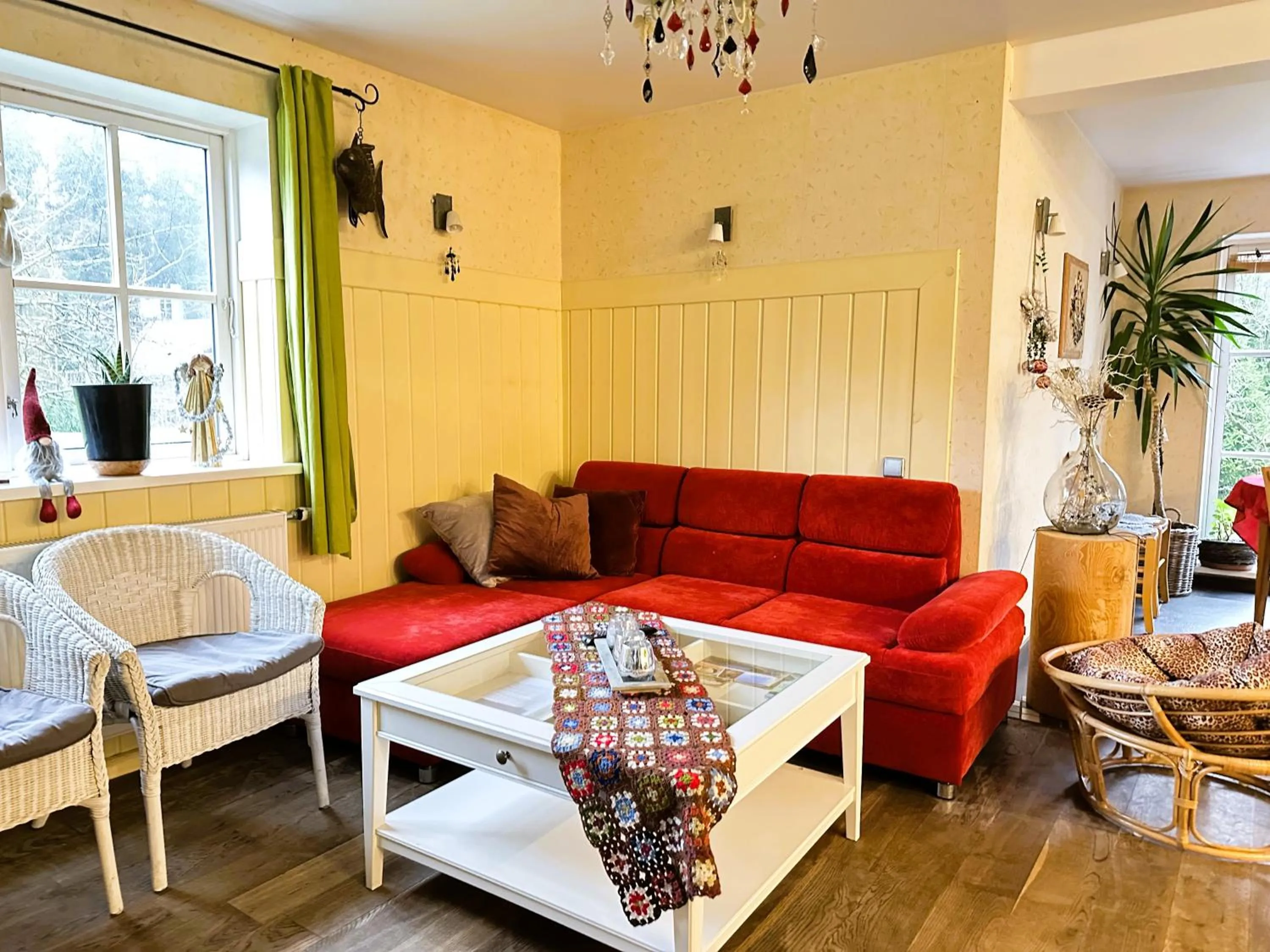 Living room in North Lakeside Villa Plateliai